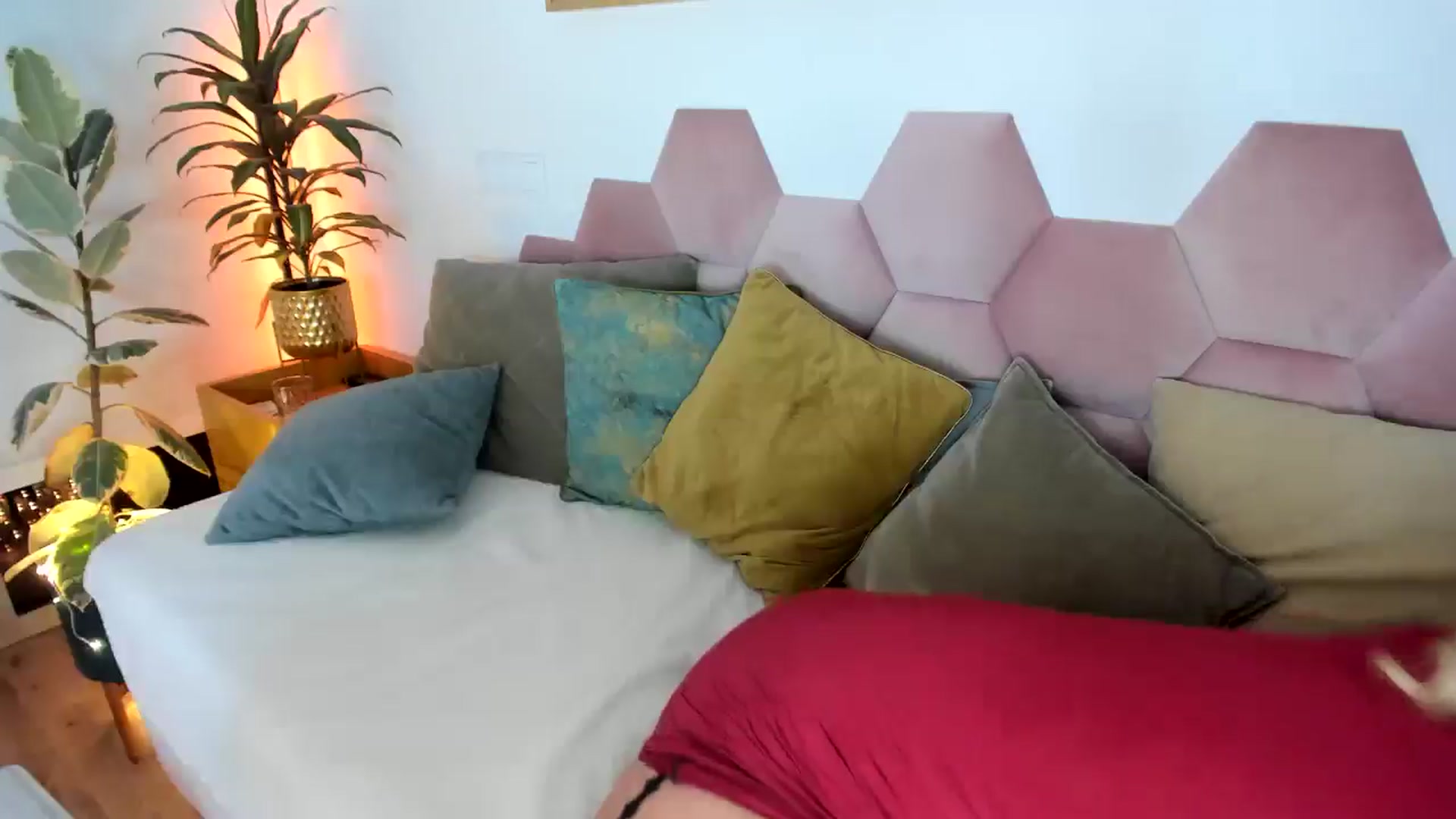 Gallery image thumbnail from AoifeOneal's myfreecams stream on, 01/05/2025, 20:29 image 17 of 20
