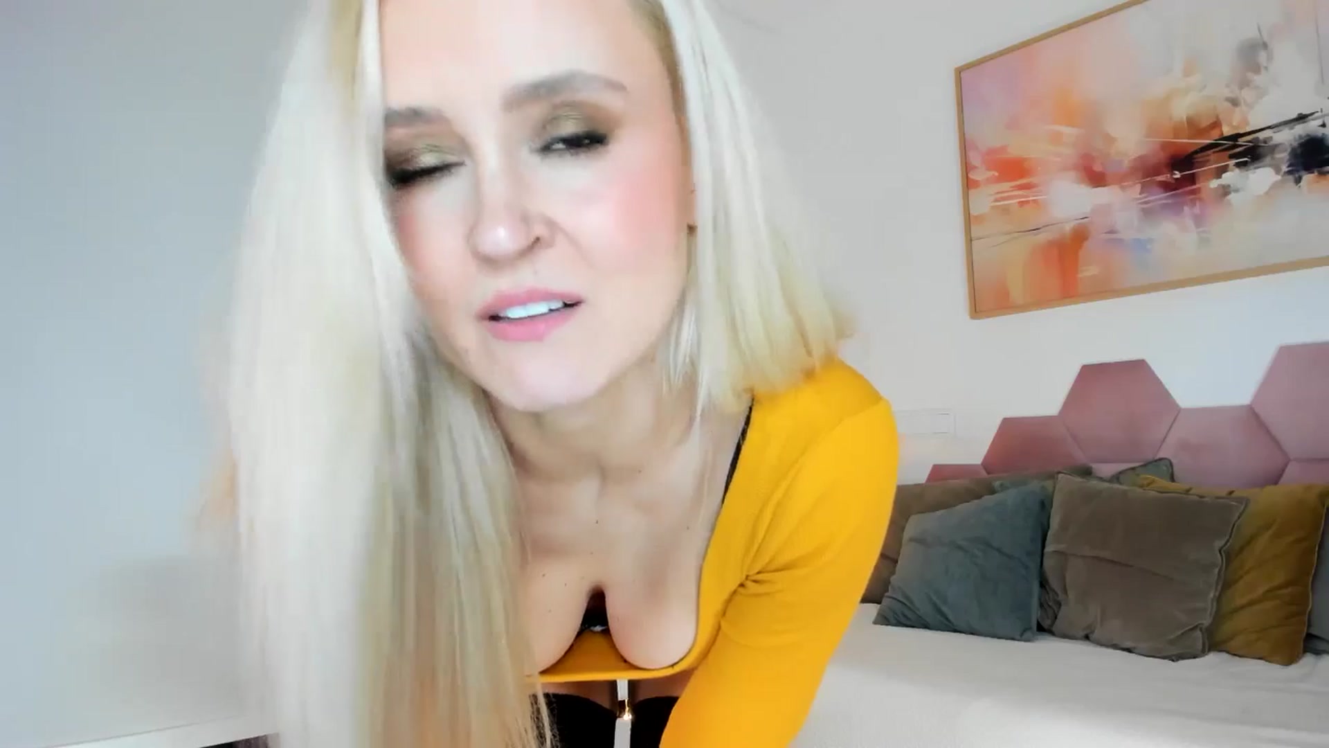 Gallery image thumbnail from AoifeOneal's myfreecams stream on, 01/07/2025, 20:59 image 6 of 20