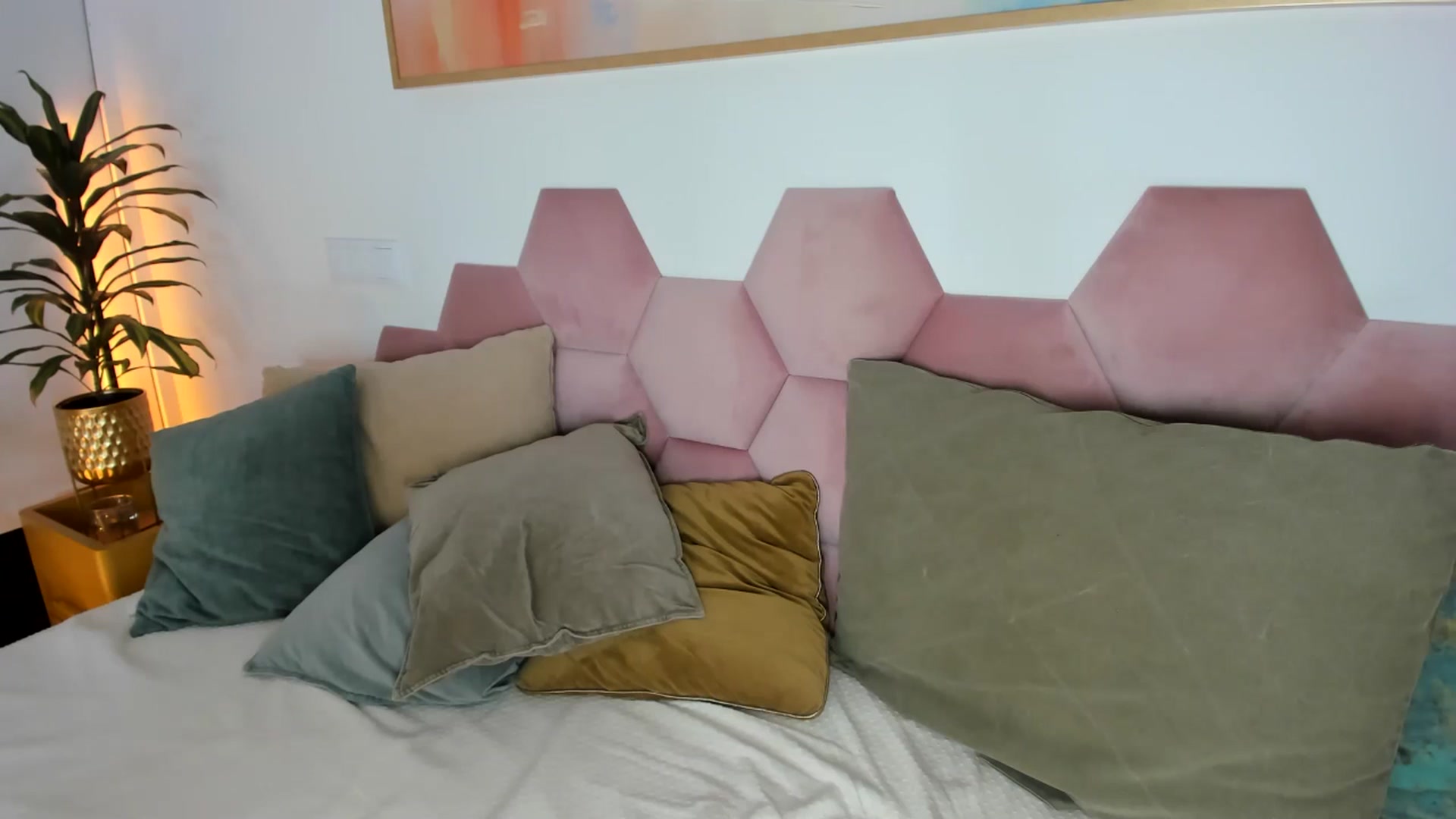 Gallery image thumbnail from AoifeOneal's myfreecams stream on, 02/01/2025, 20:40 image 18 of 20