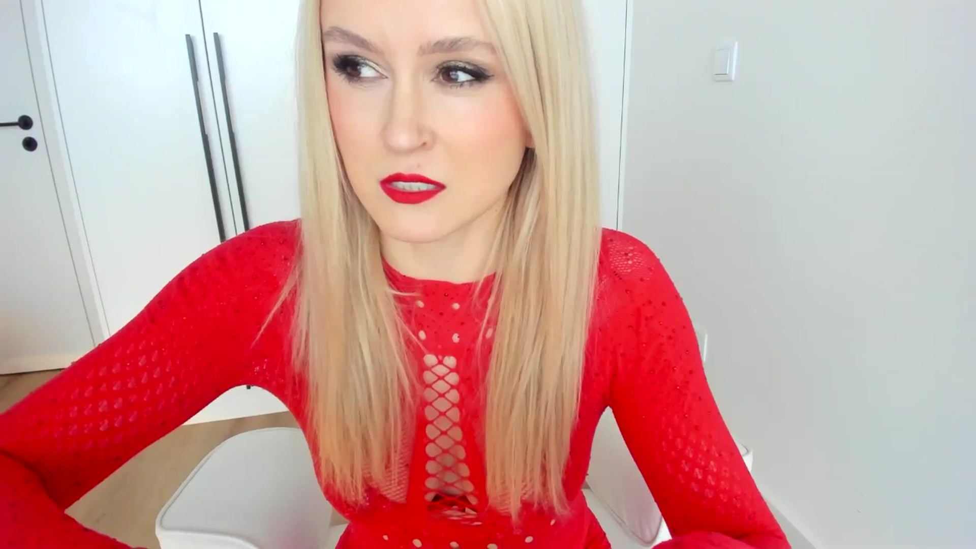 Gallery image thumbnail from AoifeOneal's myfreecams stream on, 04/16/2025, 19:21 image 12 of 20