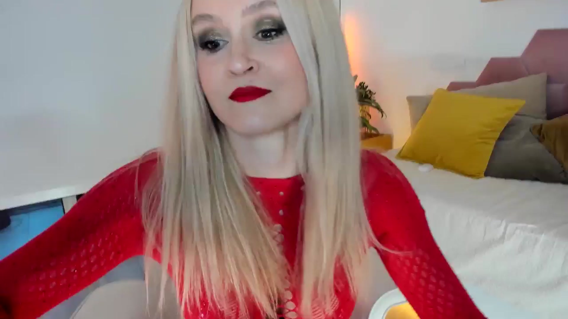 Gallery image thumbnail from AoifeOneal's myfreecams stream on, 04/16/2025, 19:50 image 1 of 20