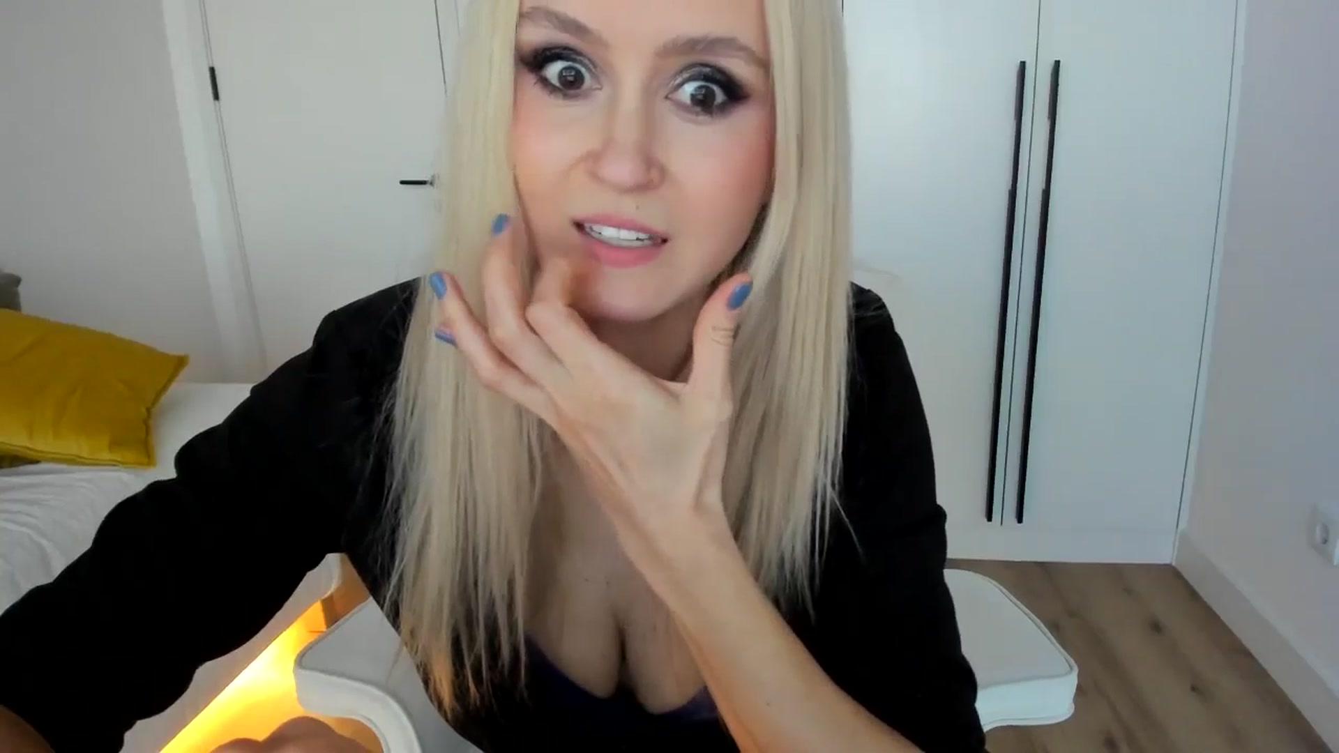 Gallery image thumbnail from AoifeOneal's myfreecams stream on, 04/22/2025, 19:46 image 16 of 20