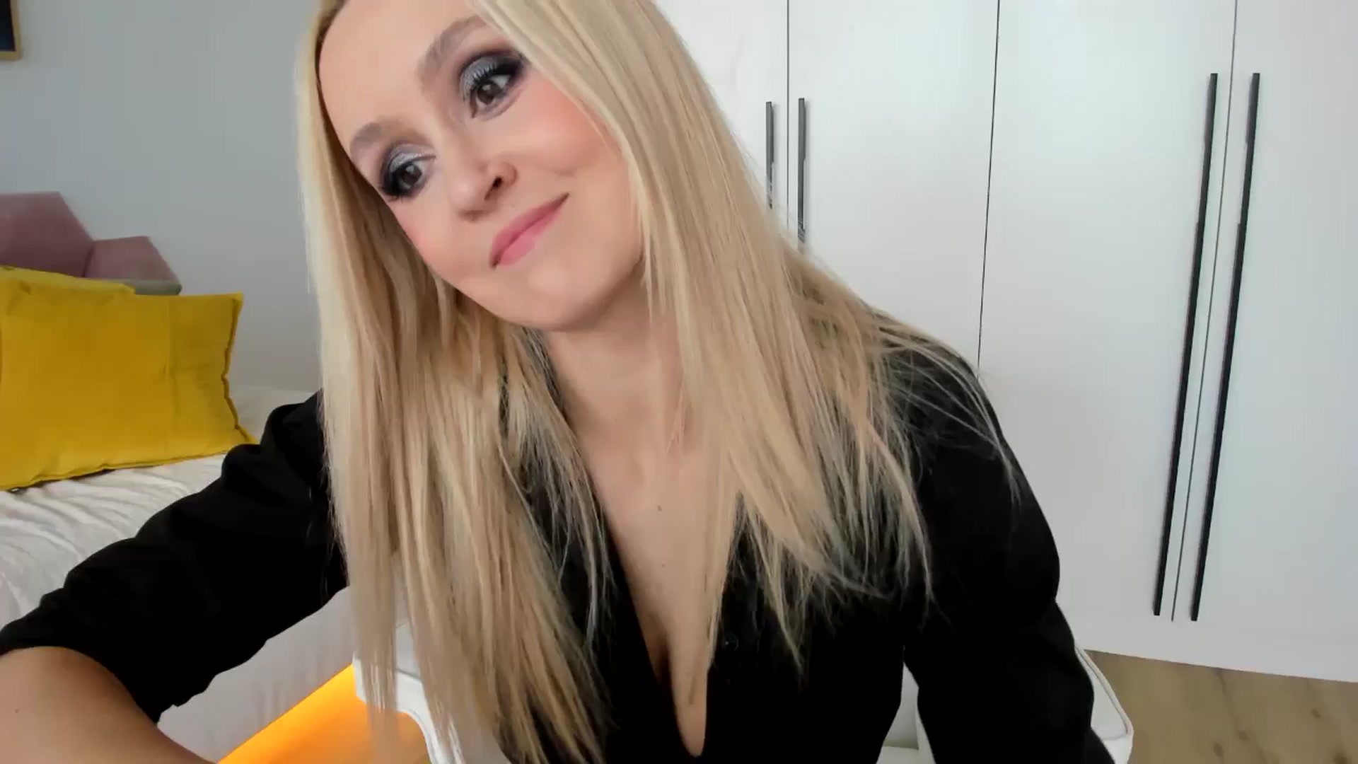 Gallery image thumbnail from AoifeOneal's myfreecams stream on, 04/22/2025, 19:46 image 5 of 20