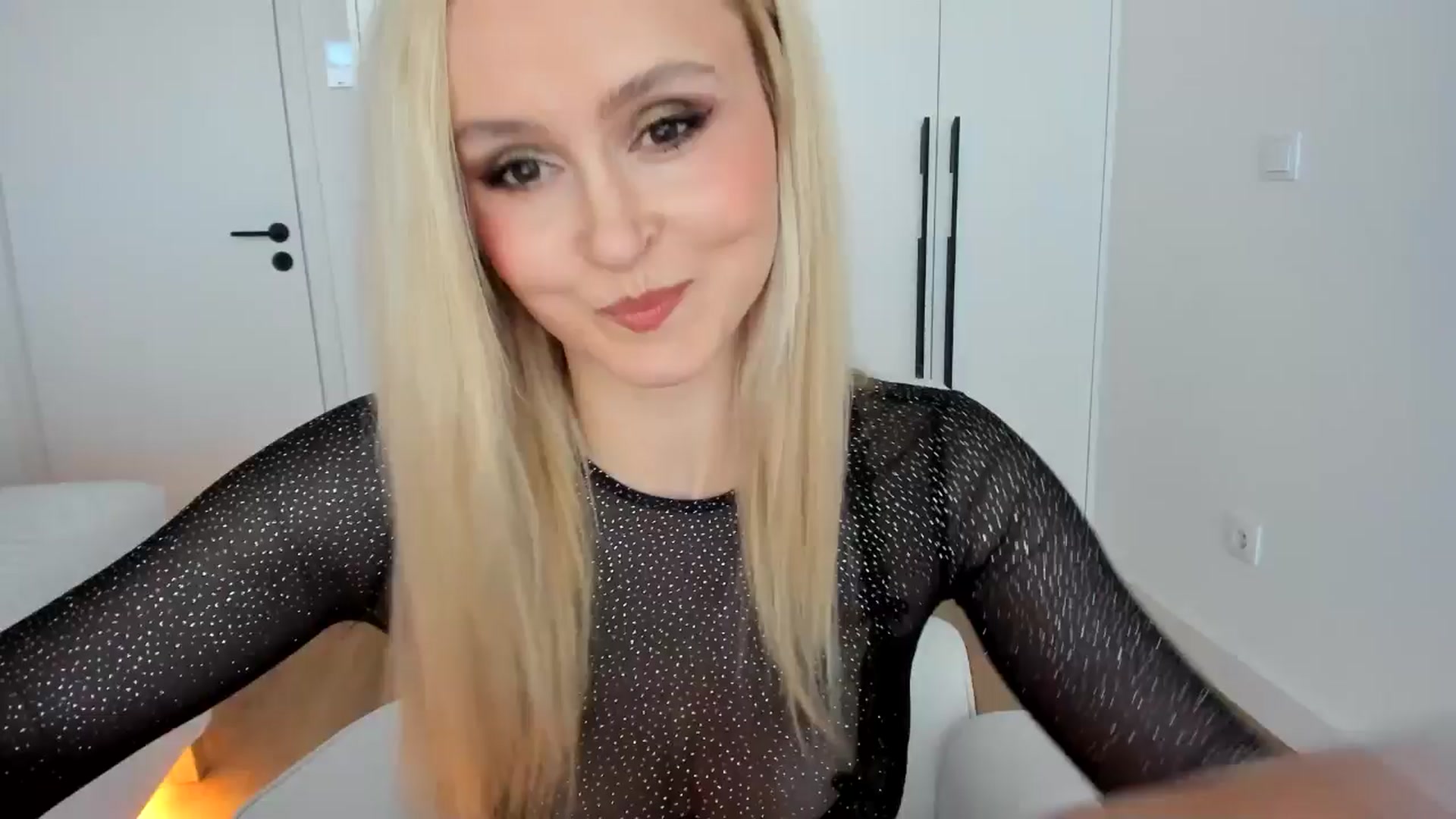 Gallery image thumbnail from AoifeOneal's myfreecams stream on, 04/25/2025, 19:31 image 18 of 20