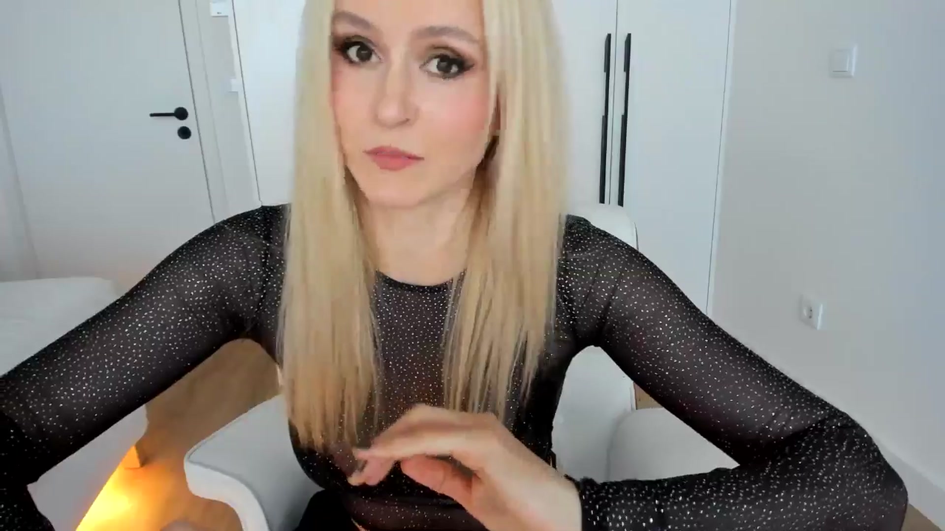 Gallery image thumbnail from AoifeOneal's myfreecams stream on, 04/25/2025, 19:31 image 16 of 20