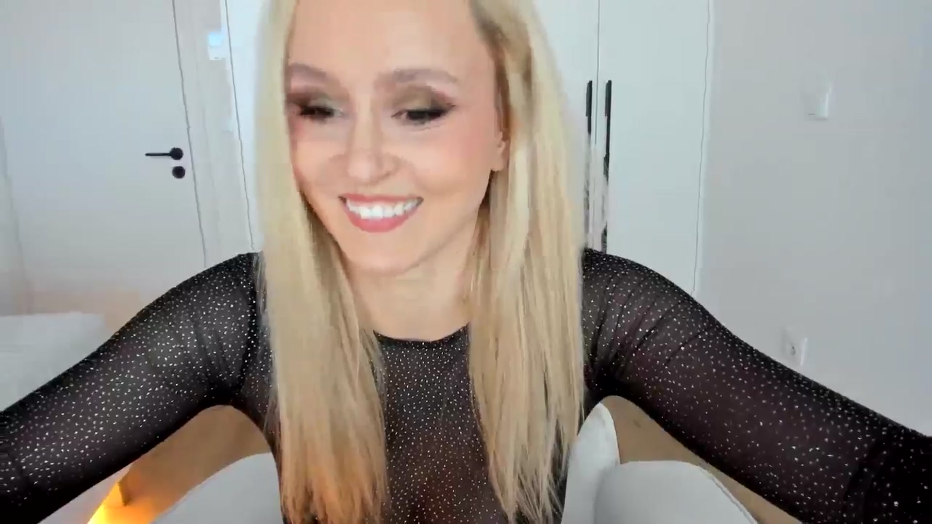 Gallery image thumbnail from AoifeOneal's myfreecams stream on, 04/25/2025, 19:31 image 19 of 20