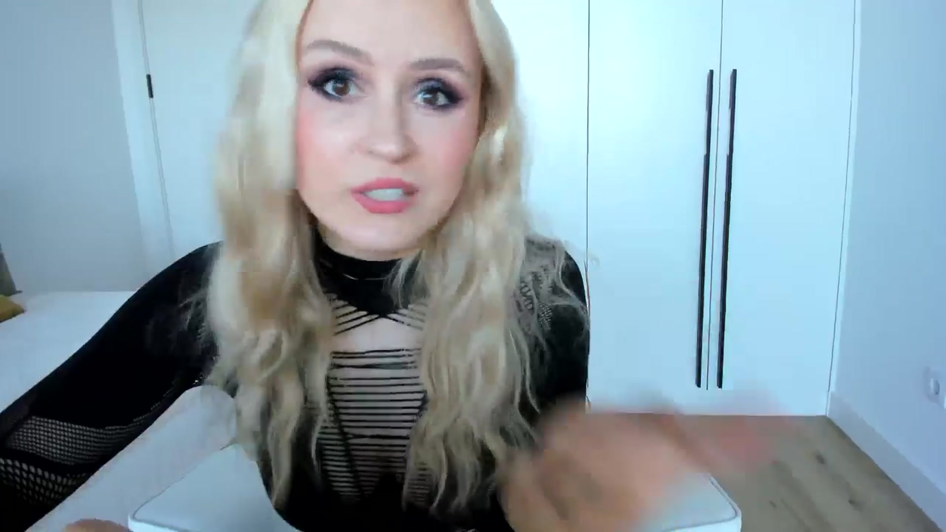 Gallery image thumbnail from AoifeOneal's myfreecams stream on, 04/30/2025, 19:33 image 2 of 20
