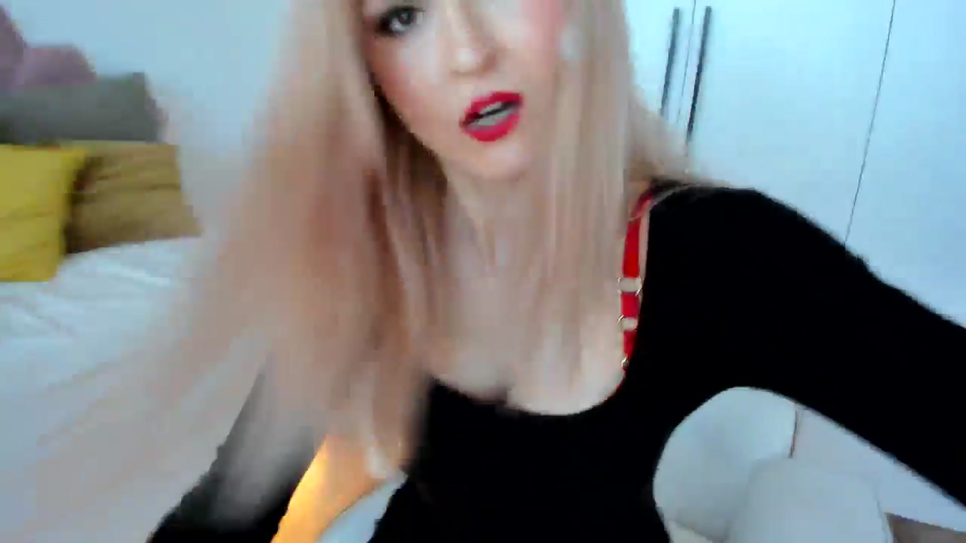 Gallery image thumbnail from AoifeOneal's myfreecams stream on, 05/03/2025, 19:45 image 19 of 20