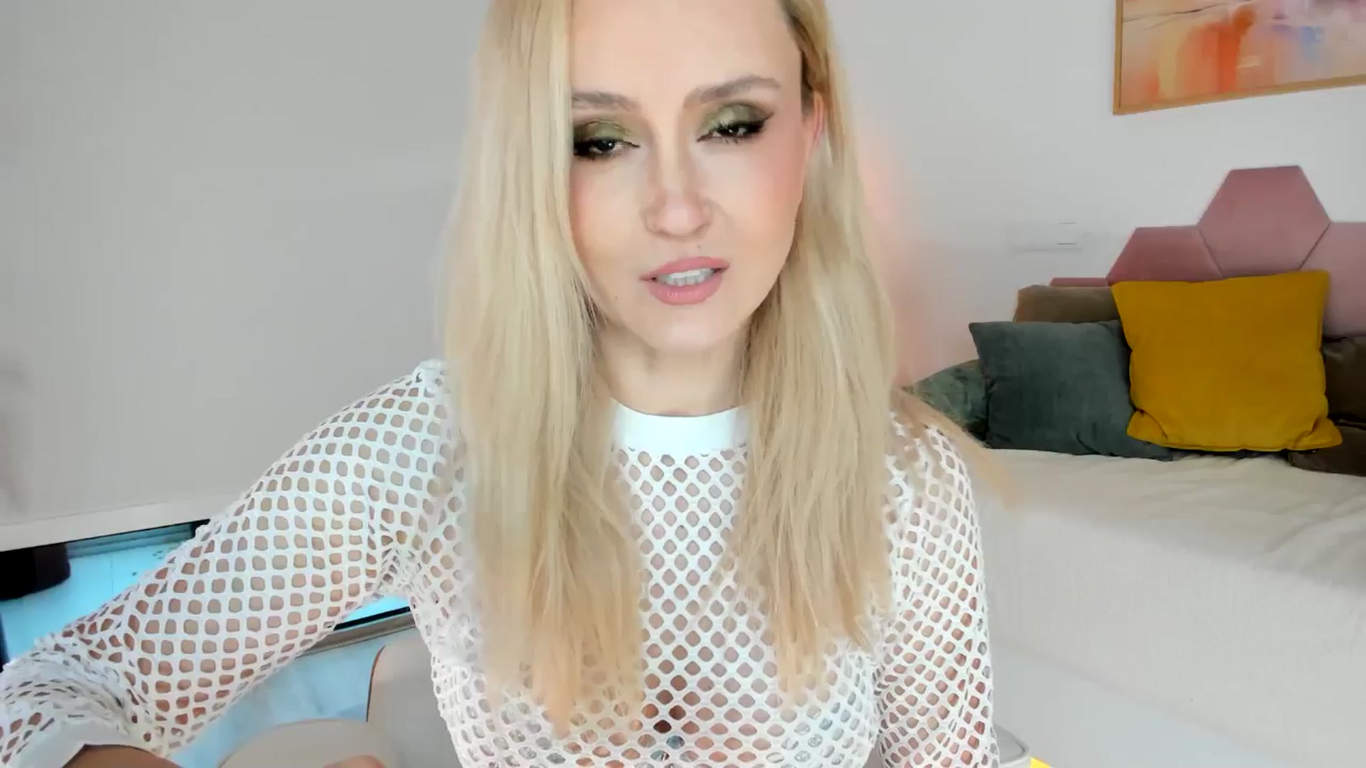 Gallery image thumbnail from AoifeOneal's myfreecams stream on, 06/01/2025, 20:05 image 3 of 20
