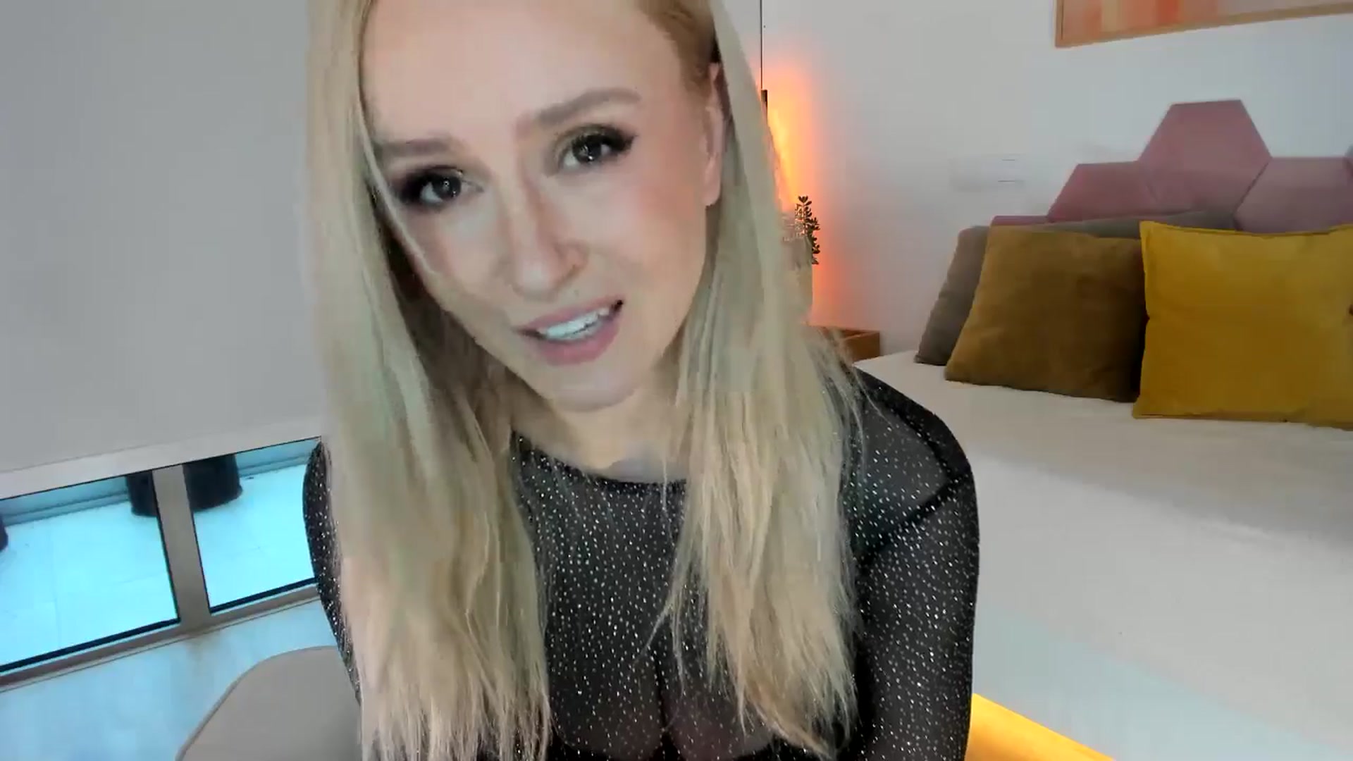 Gallery image thumbnail from AoifeOneal's myfreecams stream on, 06/28/2025, 19:42 image 20 of 20