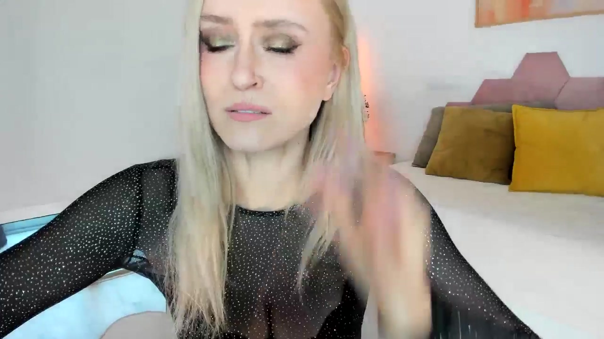 Gallery image thumbnail from AoifeOneal's myfreecams stream on, 06/28/2025, 19:42 image 9 of 20