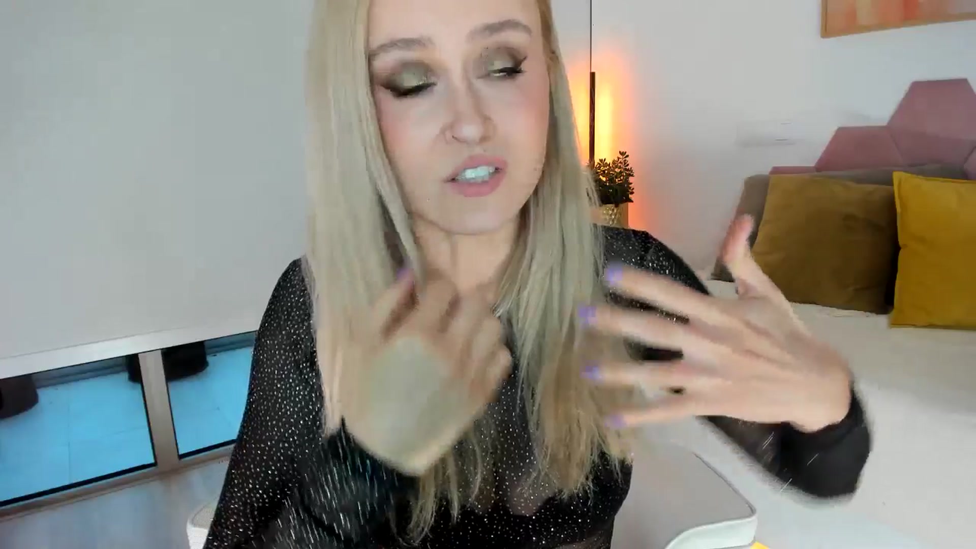 Gallery image thumbnail from AoifeOneal's myfreecams stream on, 06/28/2025, 20:27 image 9 of 20