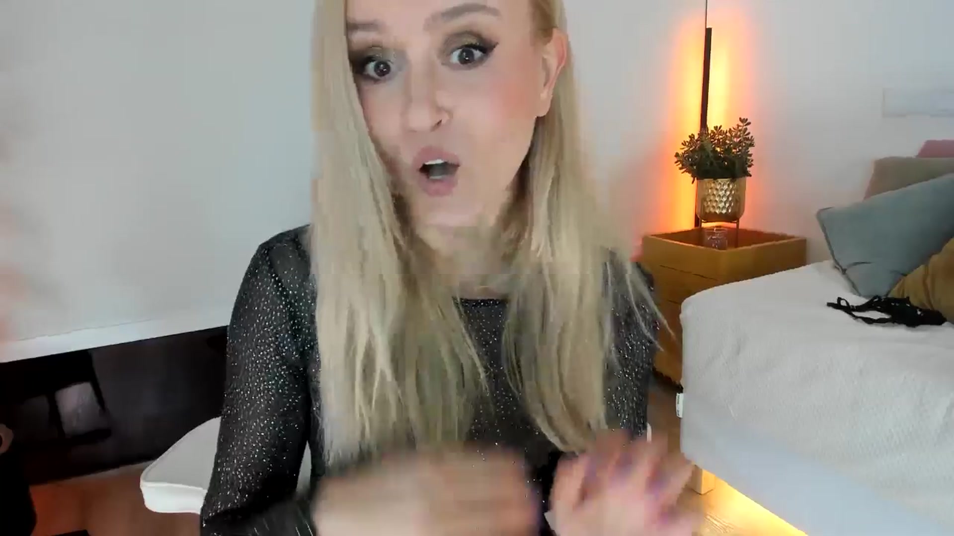 Gallery image thumbnail from AoifeOneal's myfreecams stream on, 06/28/2025, 22:13 image 13 of 20
