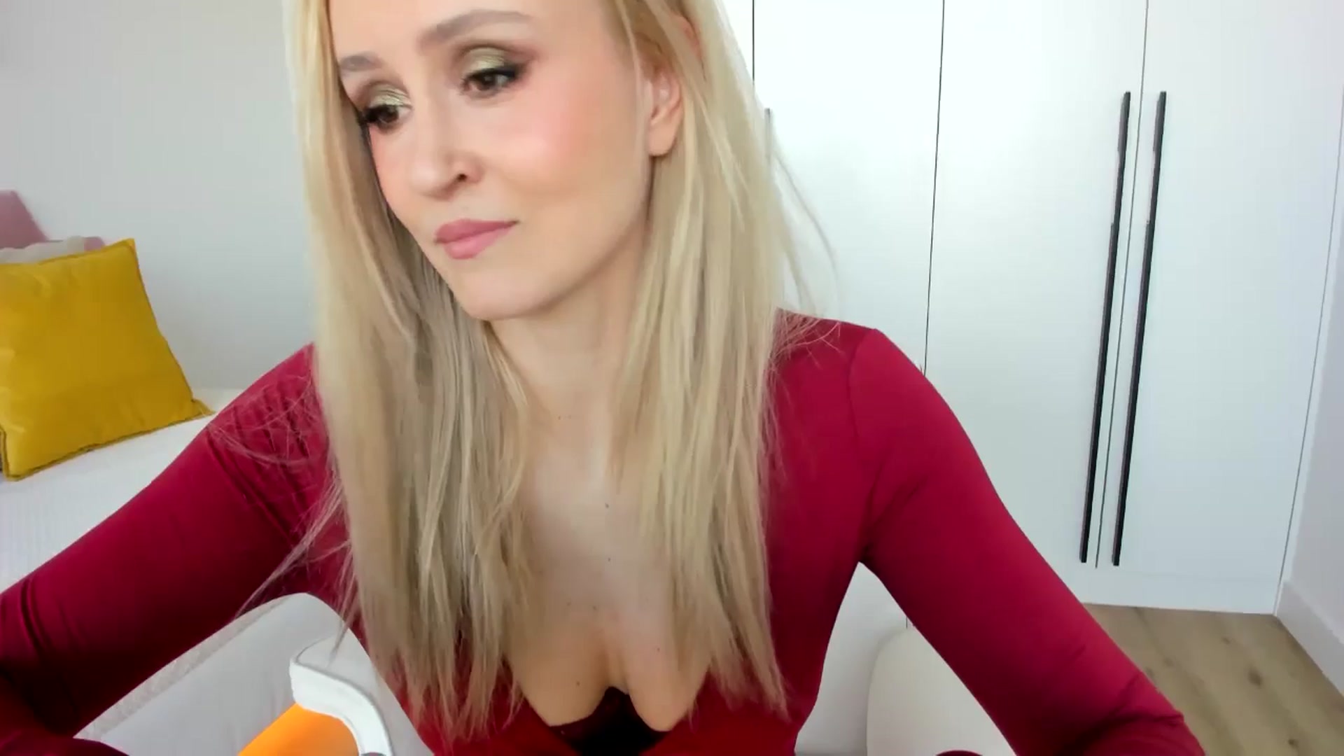 Gallery image thumbnail from AoifeOneal's myfreecams stream on, 07/04/2025, 20:13 image 2 of 20