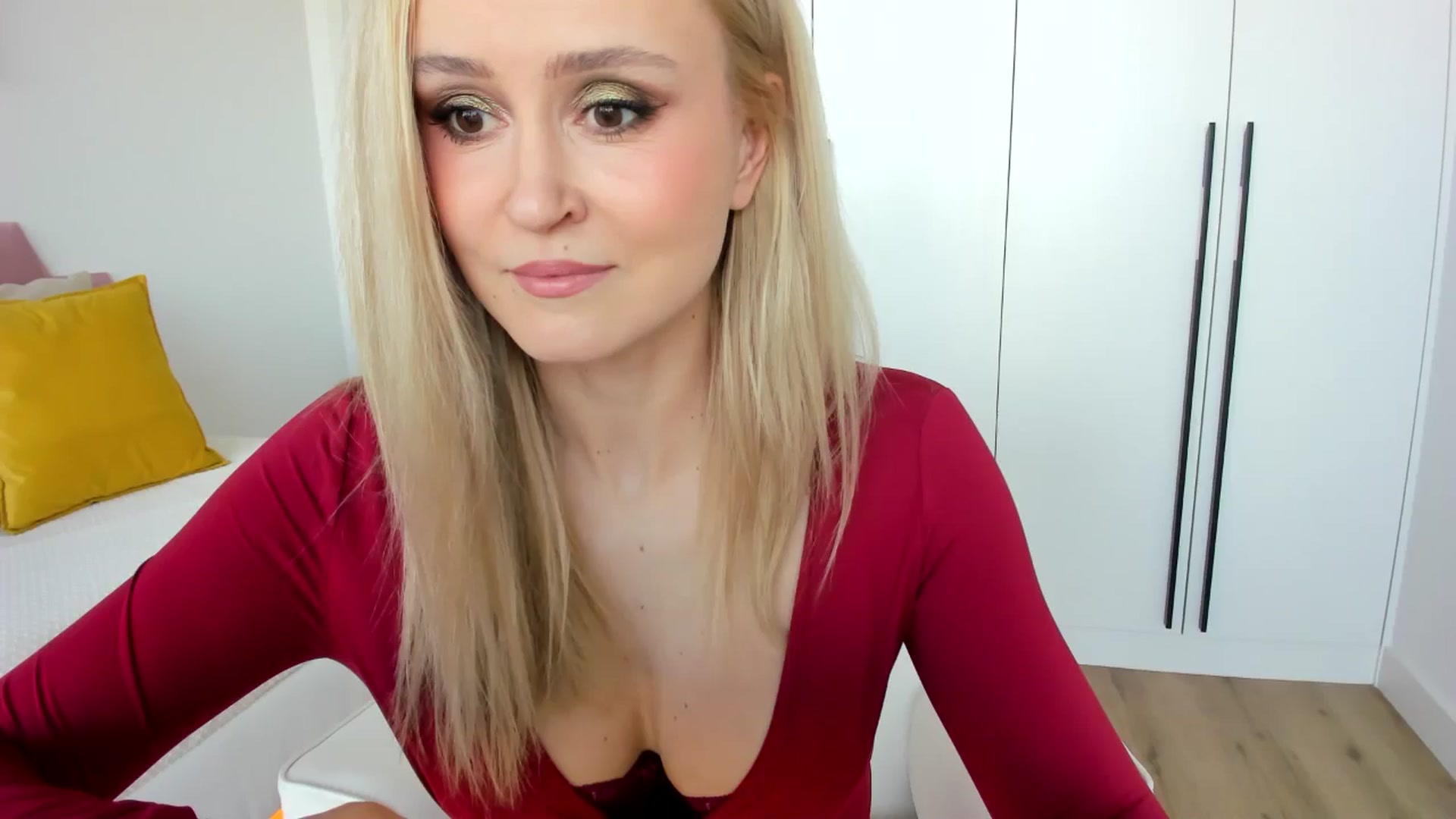 Gallery image thumbnail from AoifeOneal's myfreecams stream on, 07/04/2025, 20:13 image 1 of 20