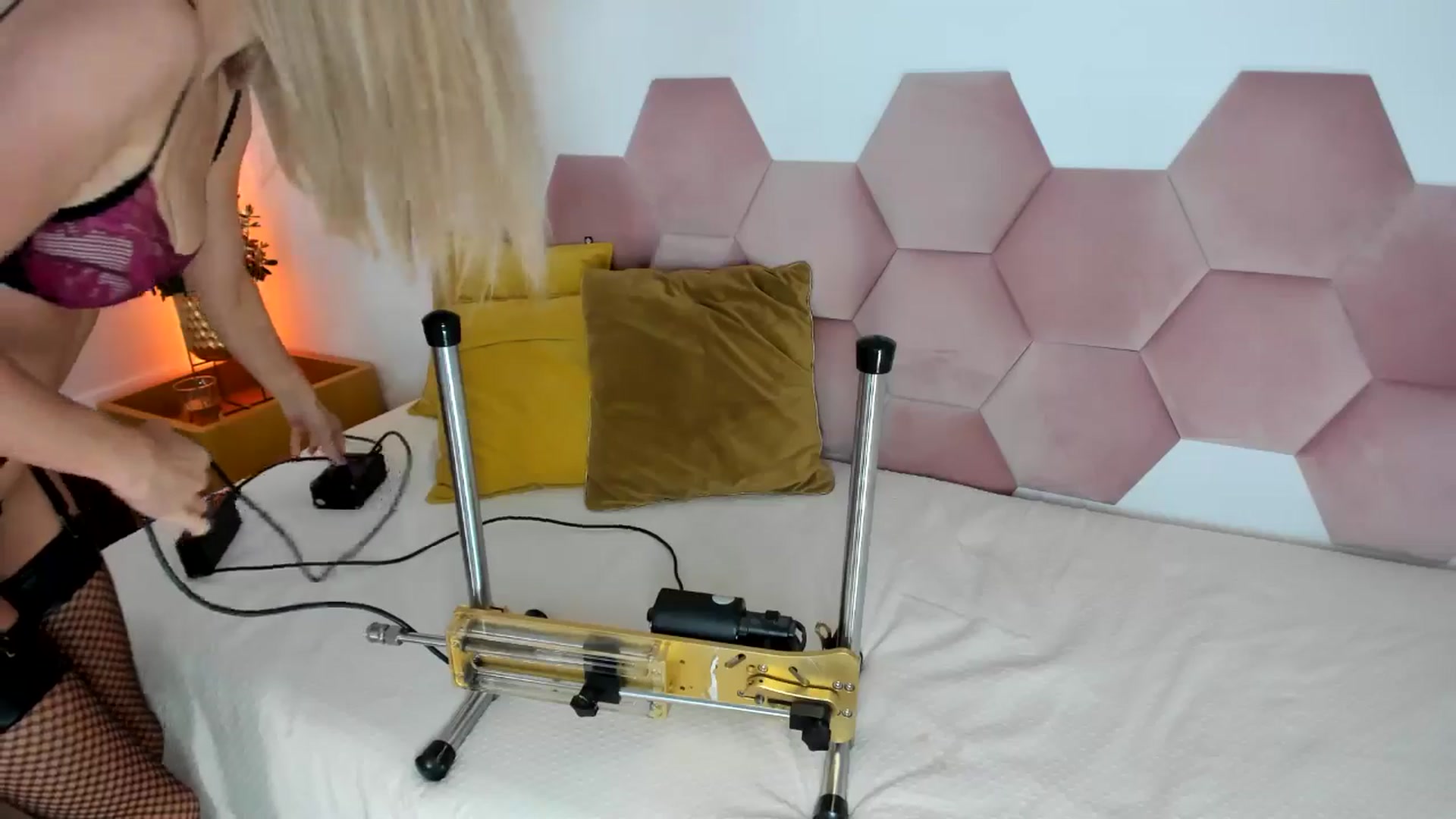 Gallery image thumbnail from AoifeOneal's myfreecams stream on, 07/04/2025, 21:42 image 3 of 20