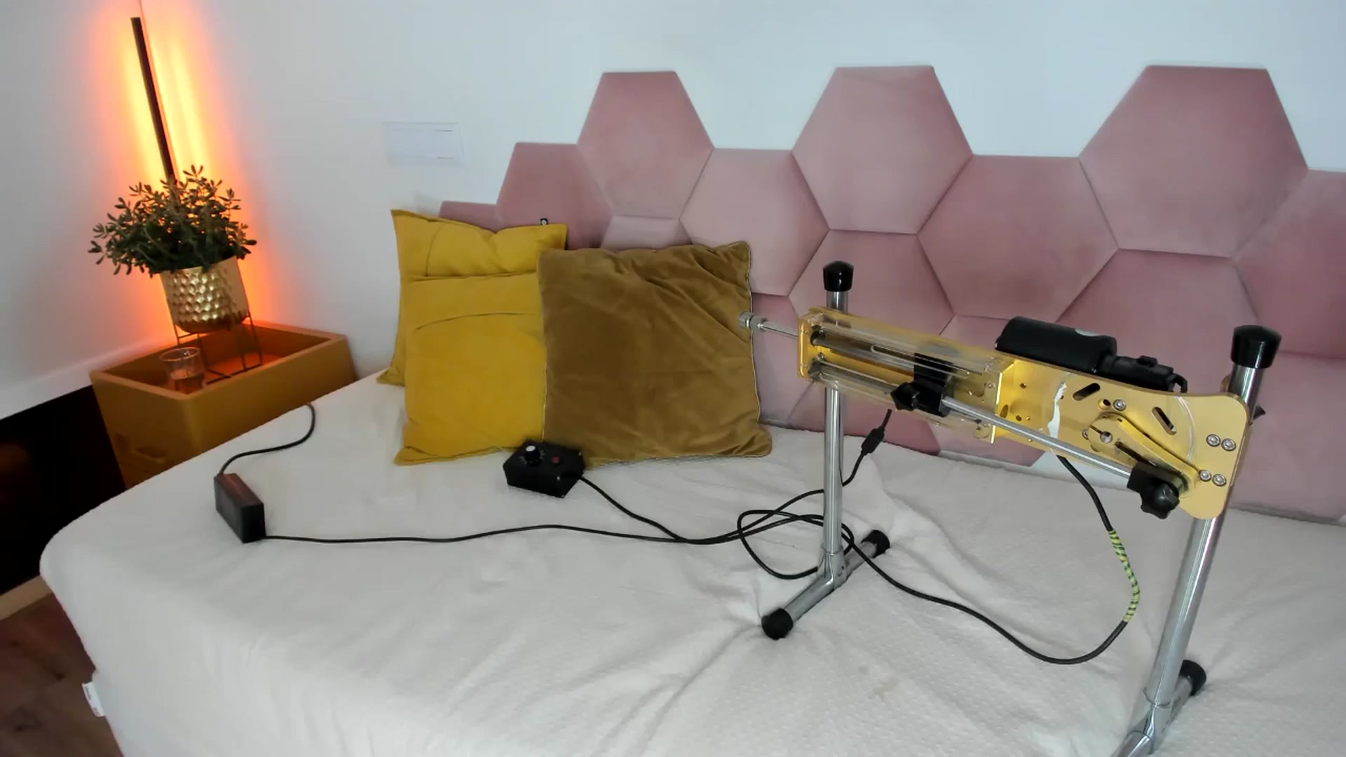 Gallery image thumbnail from AoifeOneal's myfreecams stream on, 07/04/2025, 21:42 image 5 of 20
