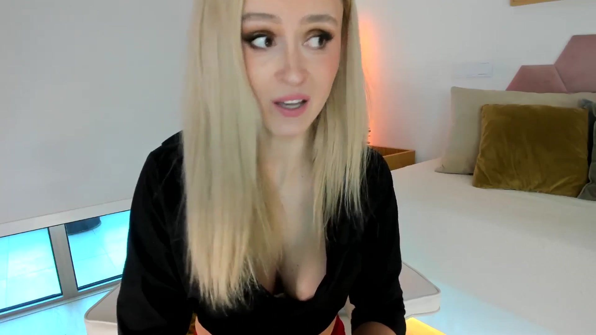 Gallery image thumbnail from AoifeOneal's myfreecams stream on, 07/22/2025, 19:39 image 10 of 20