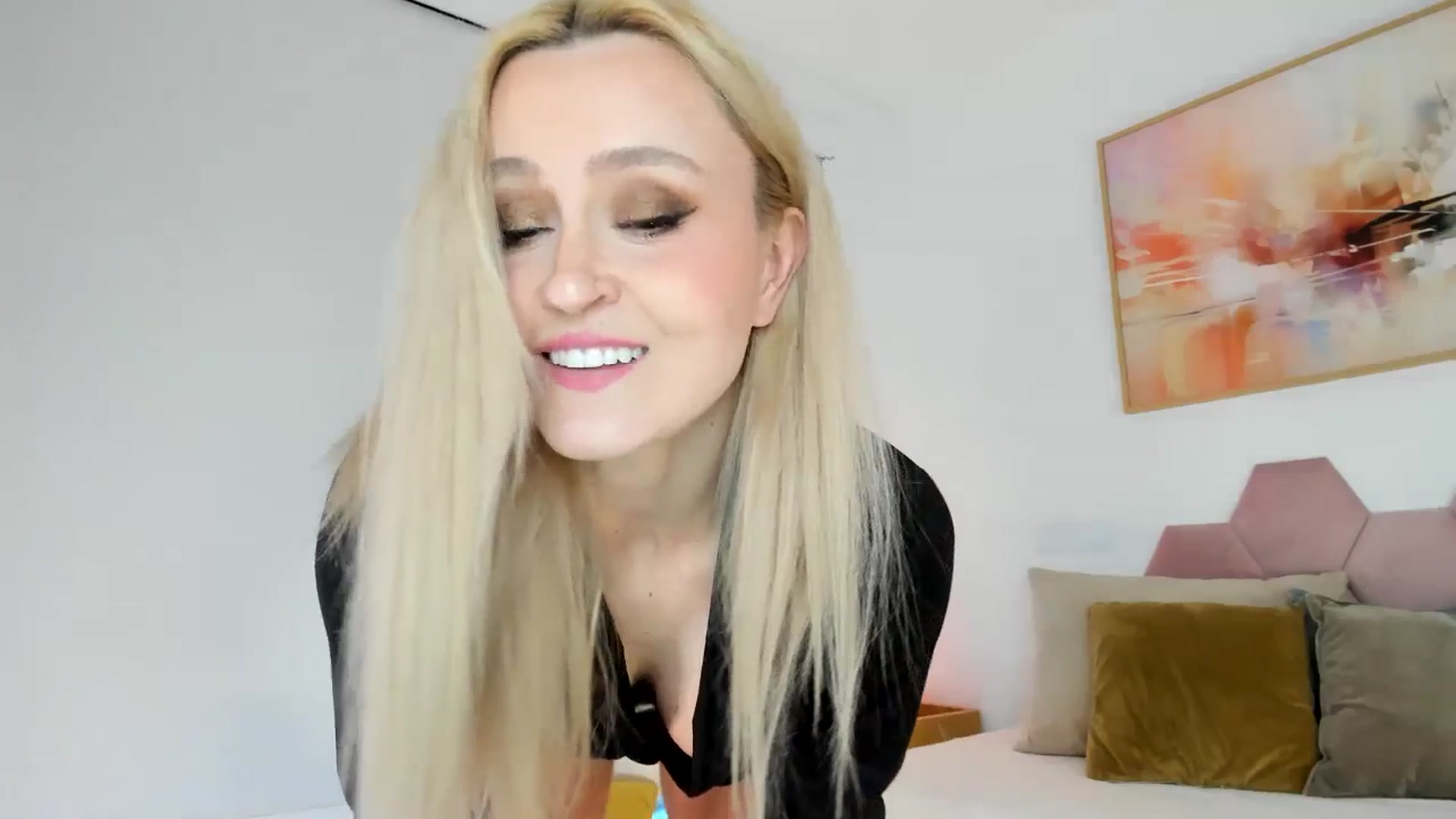 Gallery image thumbnail from AoifeOneal's myfreecams stream on, 07/22/2025, 19:39 image 7 of 20