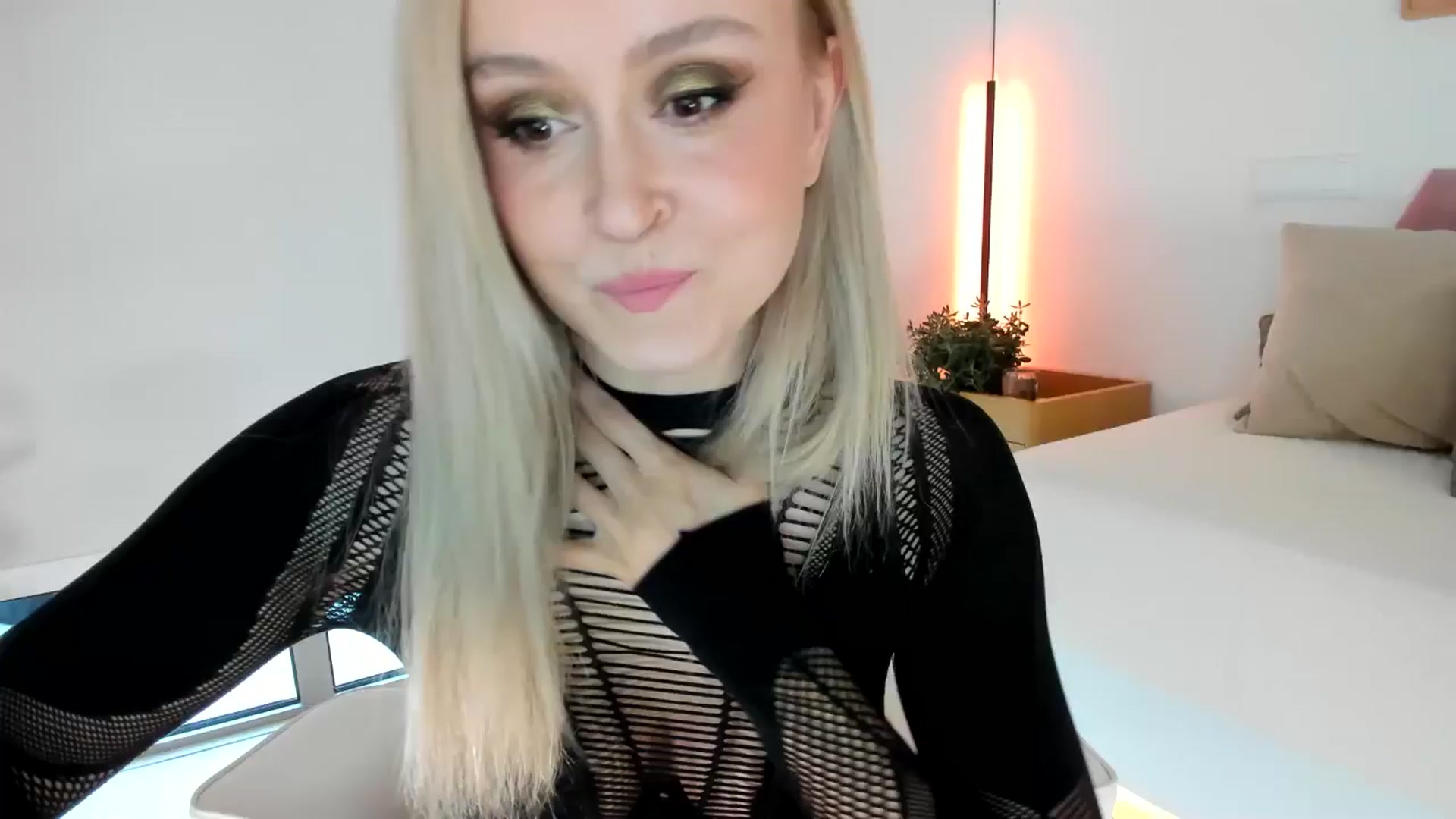 Gallery image thumbnail from AoifeOneal's myfreecams stream on, 07/26/2025, 19:45 image 1 of 20