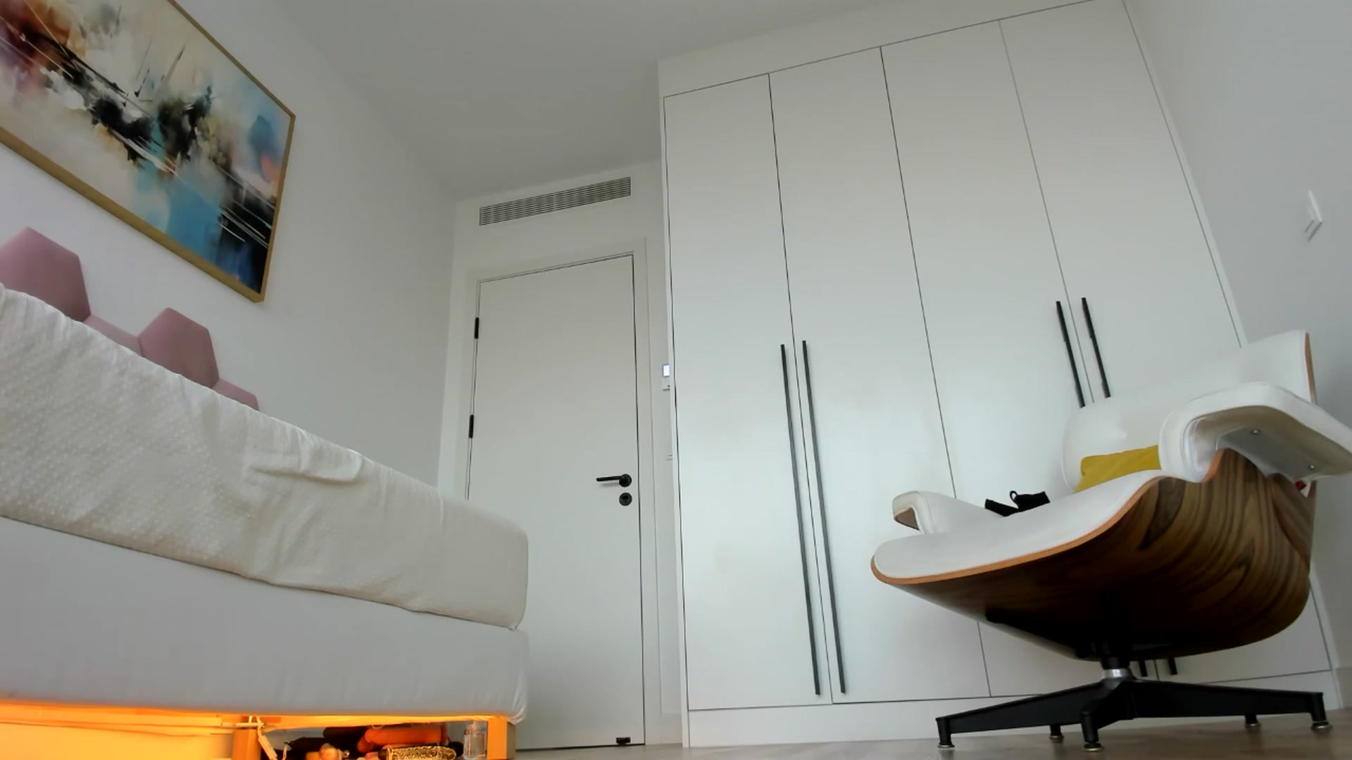 Gallery image thumbnail from AoifeOneal's myfreecams stream on, 08/10/2025, 19:39 image 13 of 20