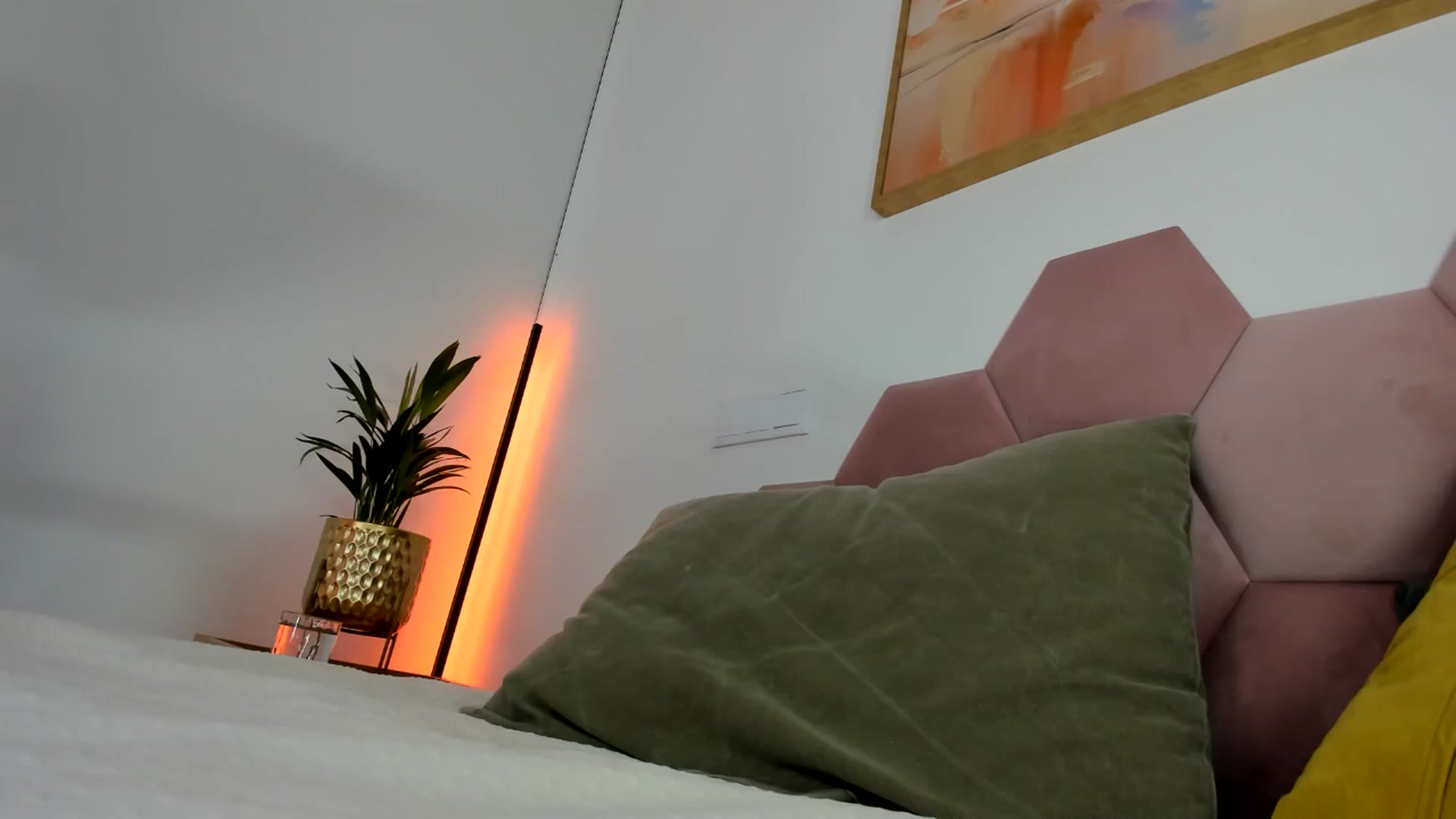 Gallery image thumbnail from AoifeOneal's myfreecams stream on, 08/30/2025, 20:19 image 19 of 20
