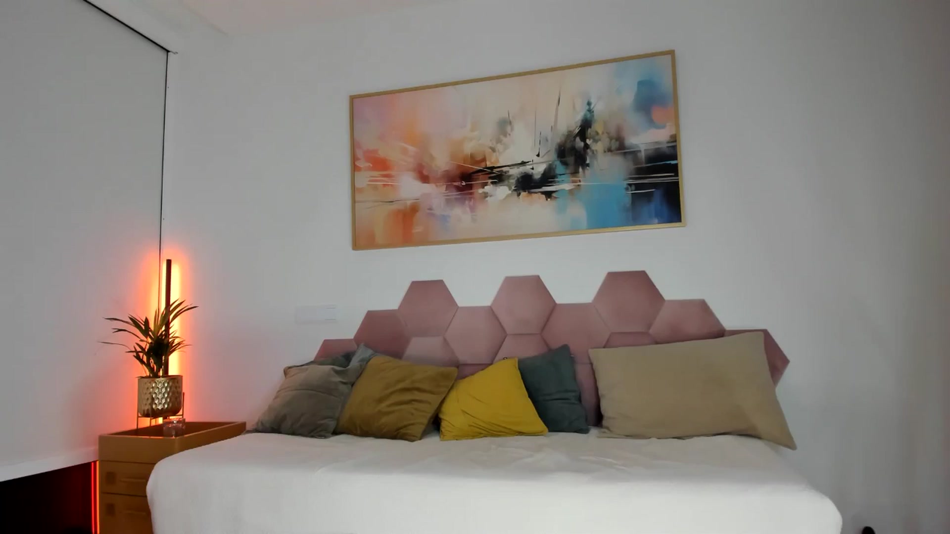 Gallery image thumbnail from AoifeOneal's myfreecams stream on, 08/30/2025, 21:40 image 18 of 20