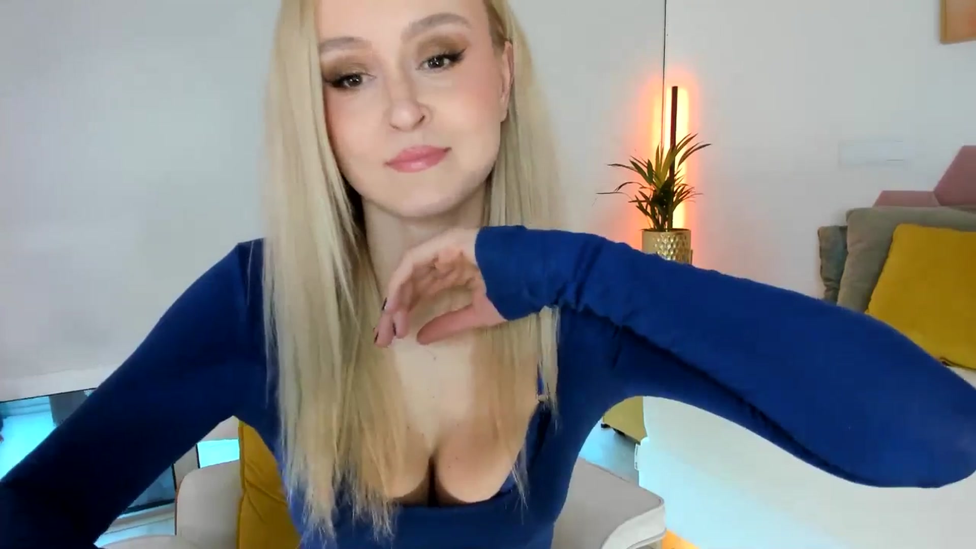 Gallery image thumbnail from AoifeOneal's myfreecams stream on, 09/03/2025, 19:09 image 10 of 20