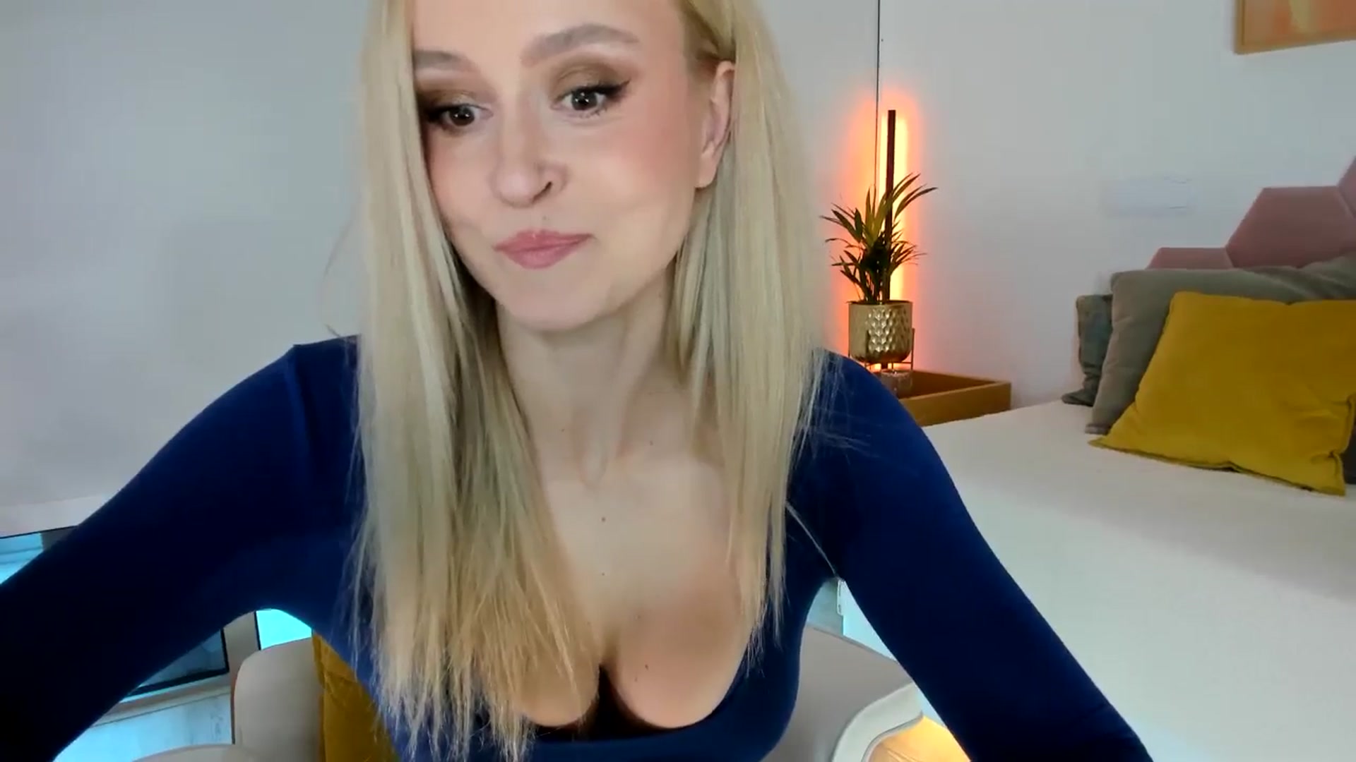 Gallery image thumbnail from AoifeOneal's myfreecams stream on, 09/03/2025, 19:09 image 13 of 20