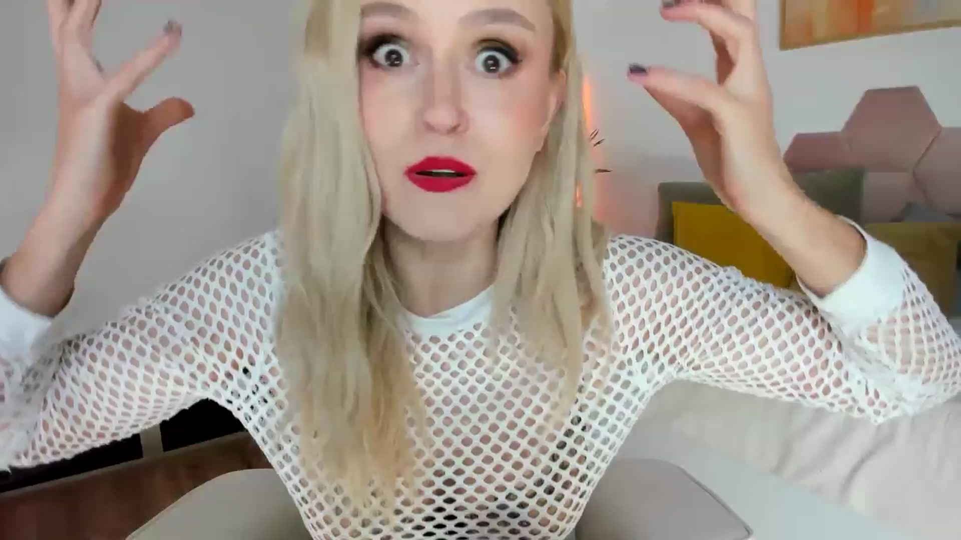 Gallery image thumbnail from AoifeOneal's myfreecams stream on, 09/07/2025, 21:15 image 15 of 20