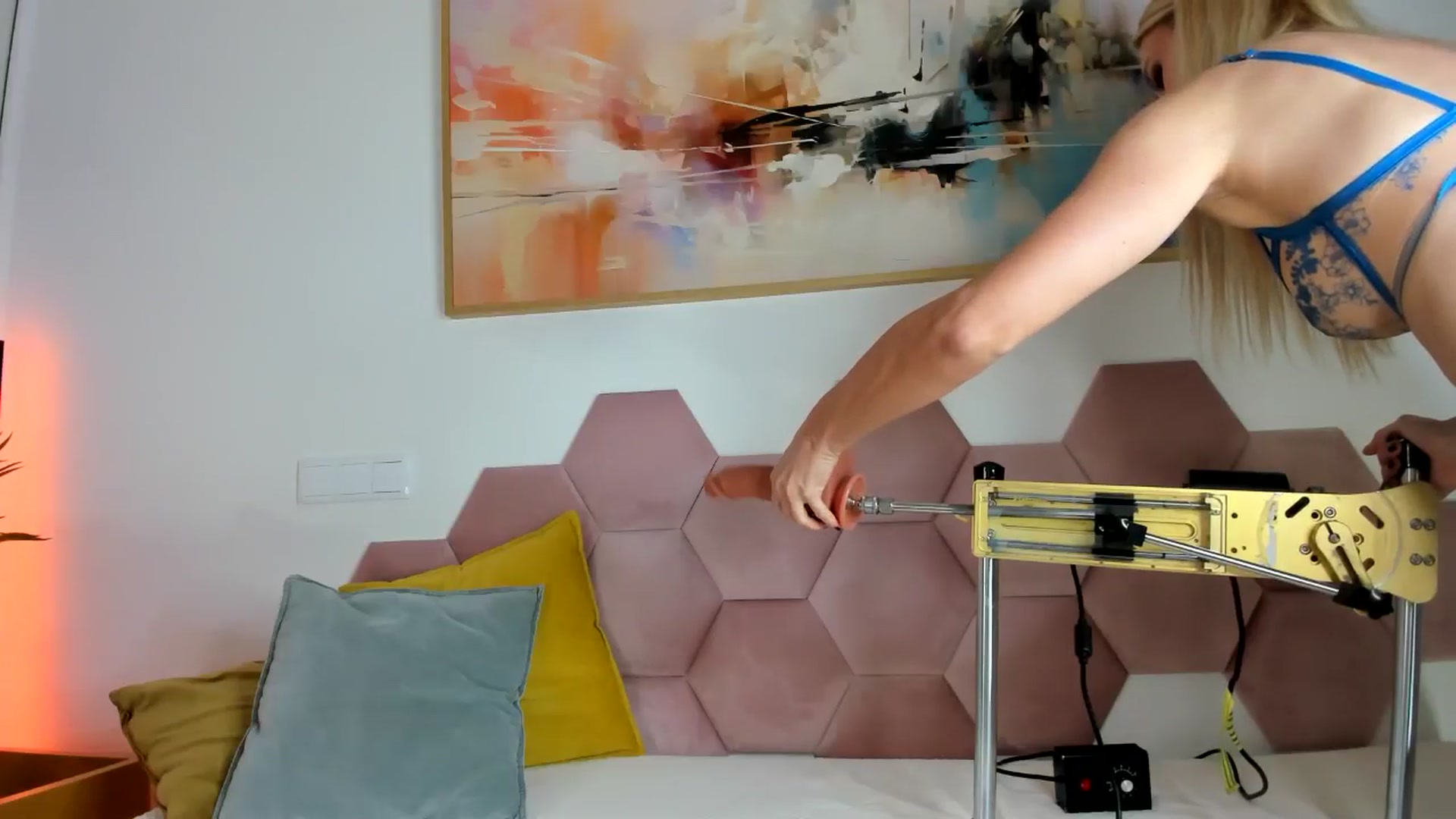 Gallery image thumbnail from AoifeOneal's myfreecams stream on, 09/13/2025, 21:23 image 20 of 20