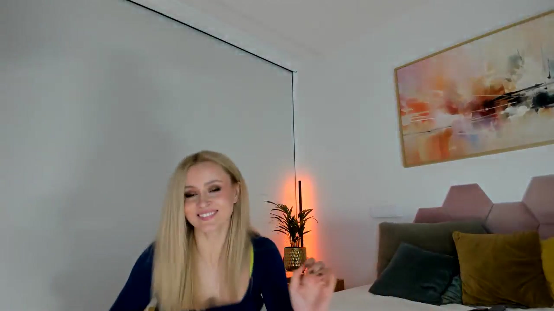 Gallery image thumbnail from AoifeOneal's myfreecams stream on, 10/05/2025, 20:43 image 5 of 20