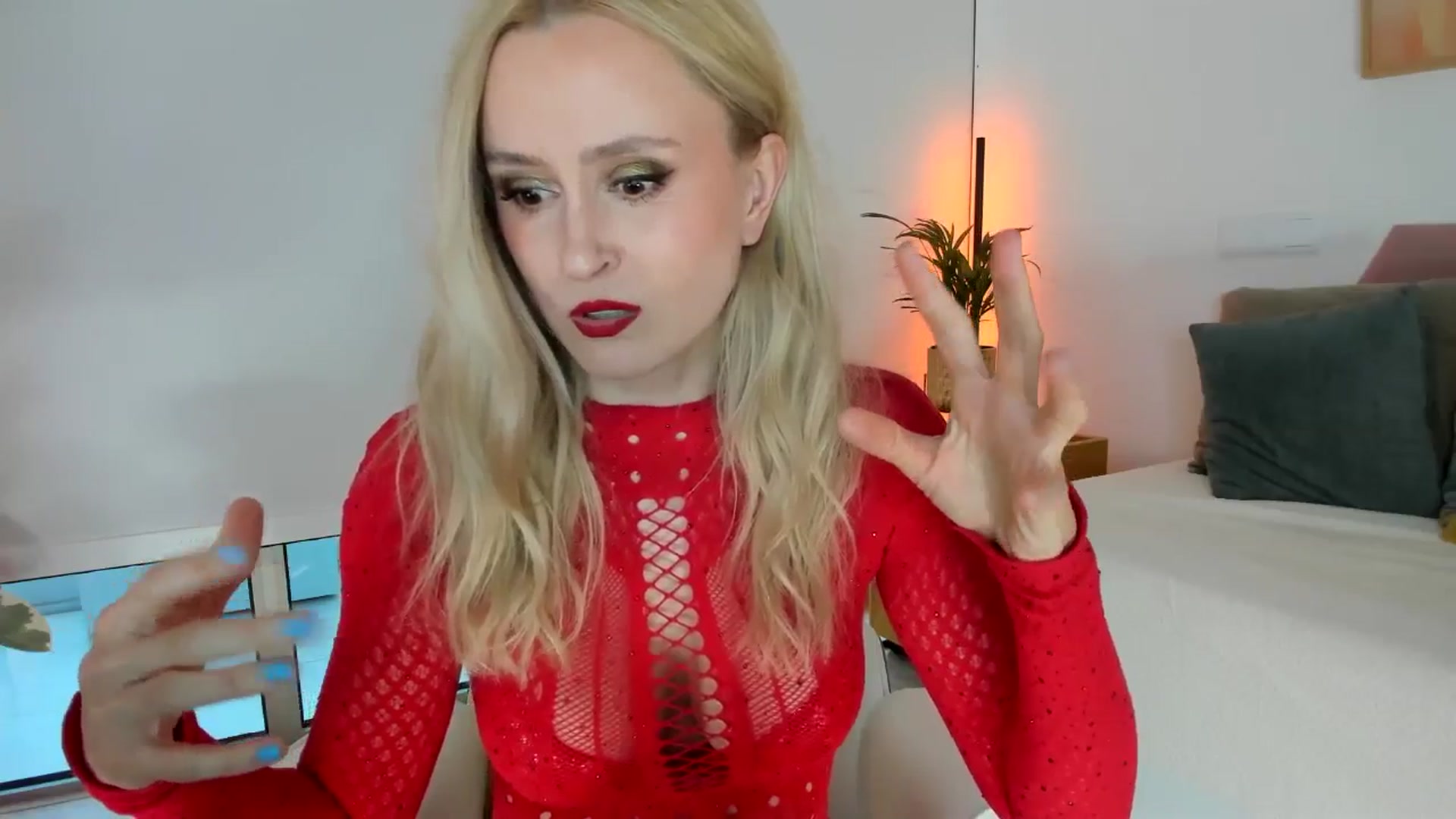 Gallery image thumbnail from AoifeOneal's myfreecams stream on, 10/12/2025, 18:29 image 9 of 20