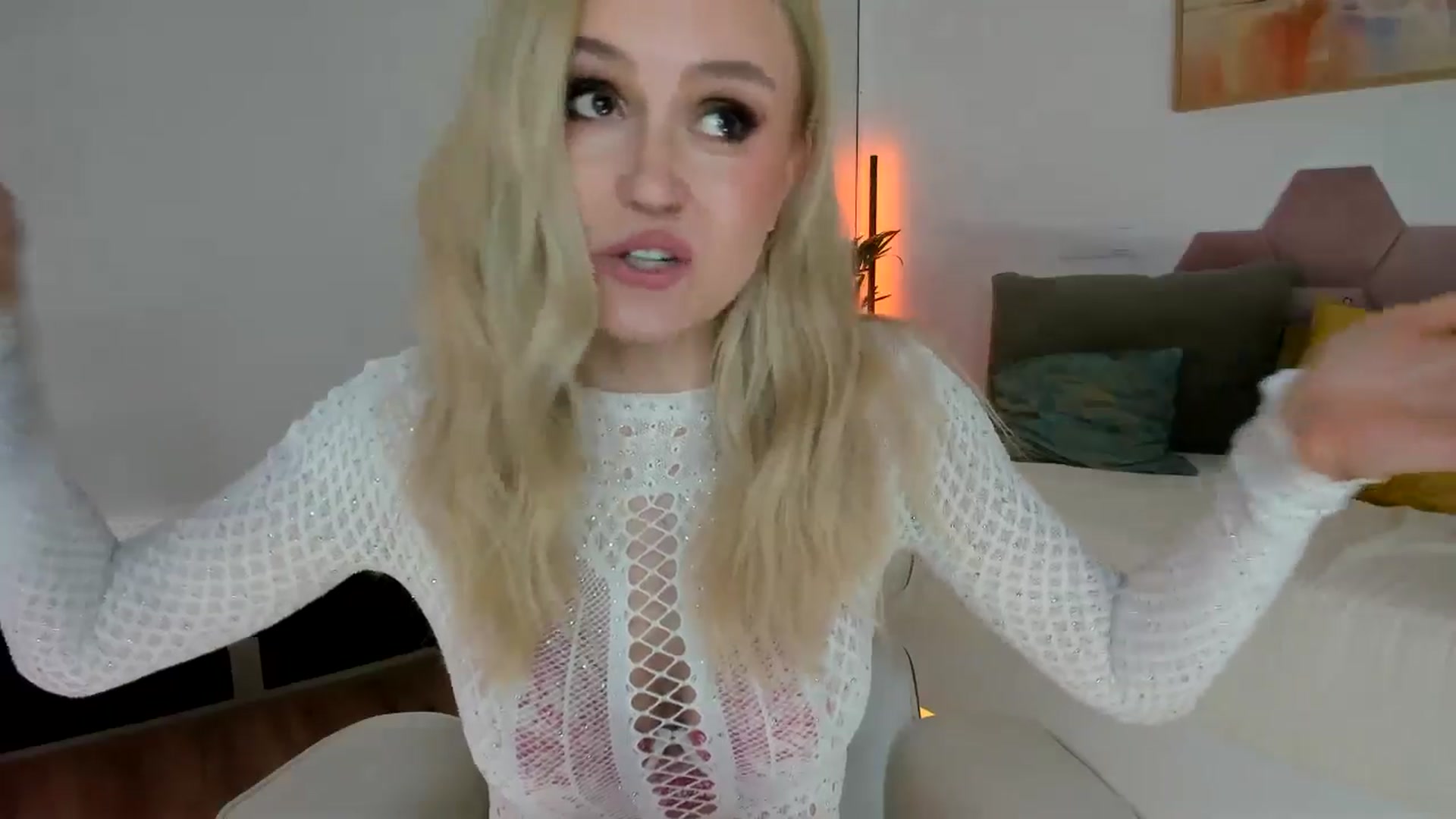 Gallery image thumbnail from AoifeOneal's myfreecams stream on, 10/30/2025, 19:39 image 7 of 20