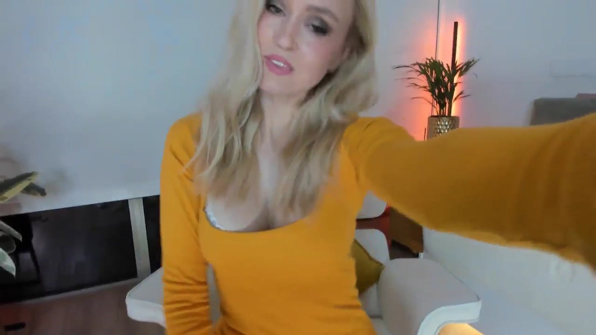Gallery image thumbnail from AoifeOneal's myfreecams stream on, 11/16/2025, 20:07 image 8 of 20