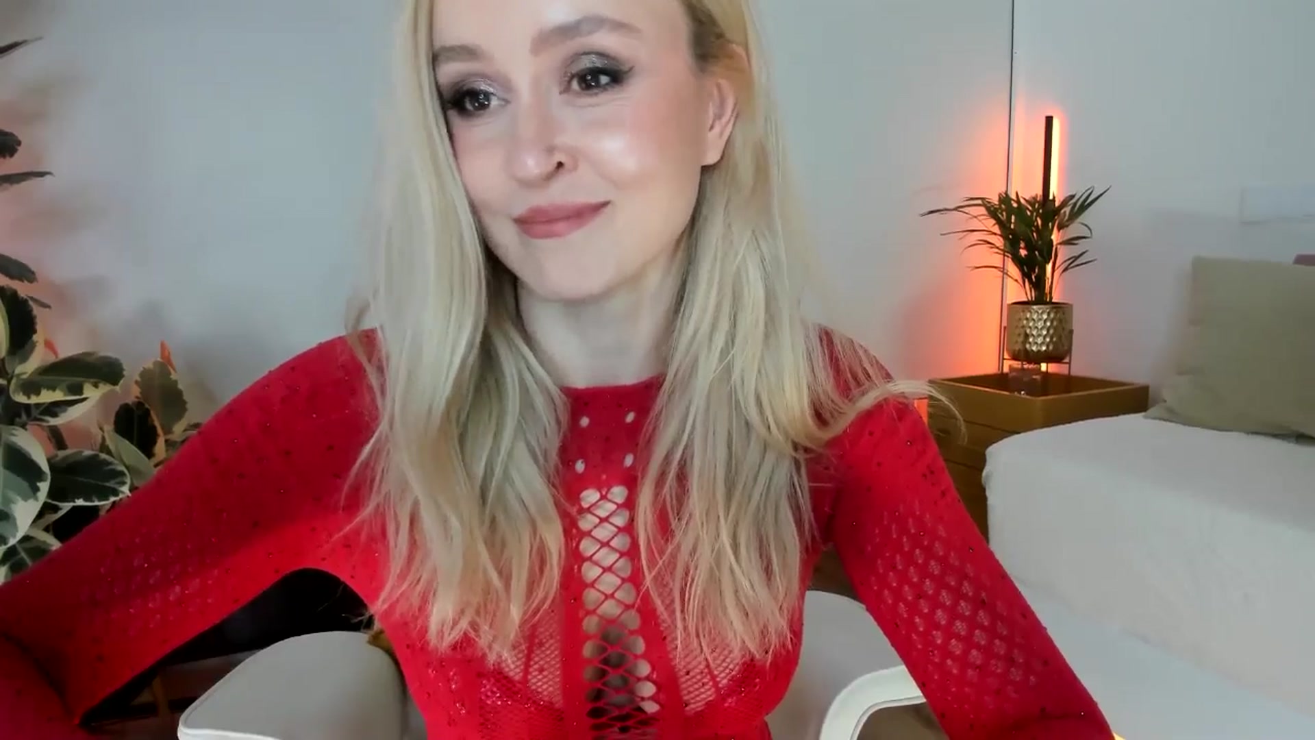 Gallery image thumbnail from AoifeOneal's myfreecams stream on, 11/23/2025, 19:37 image 17 of 20