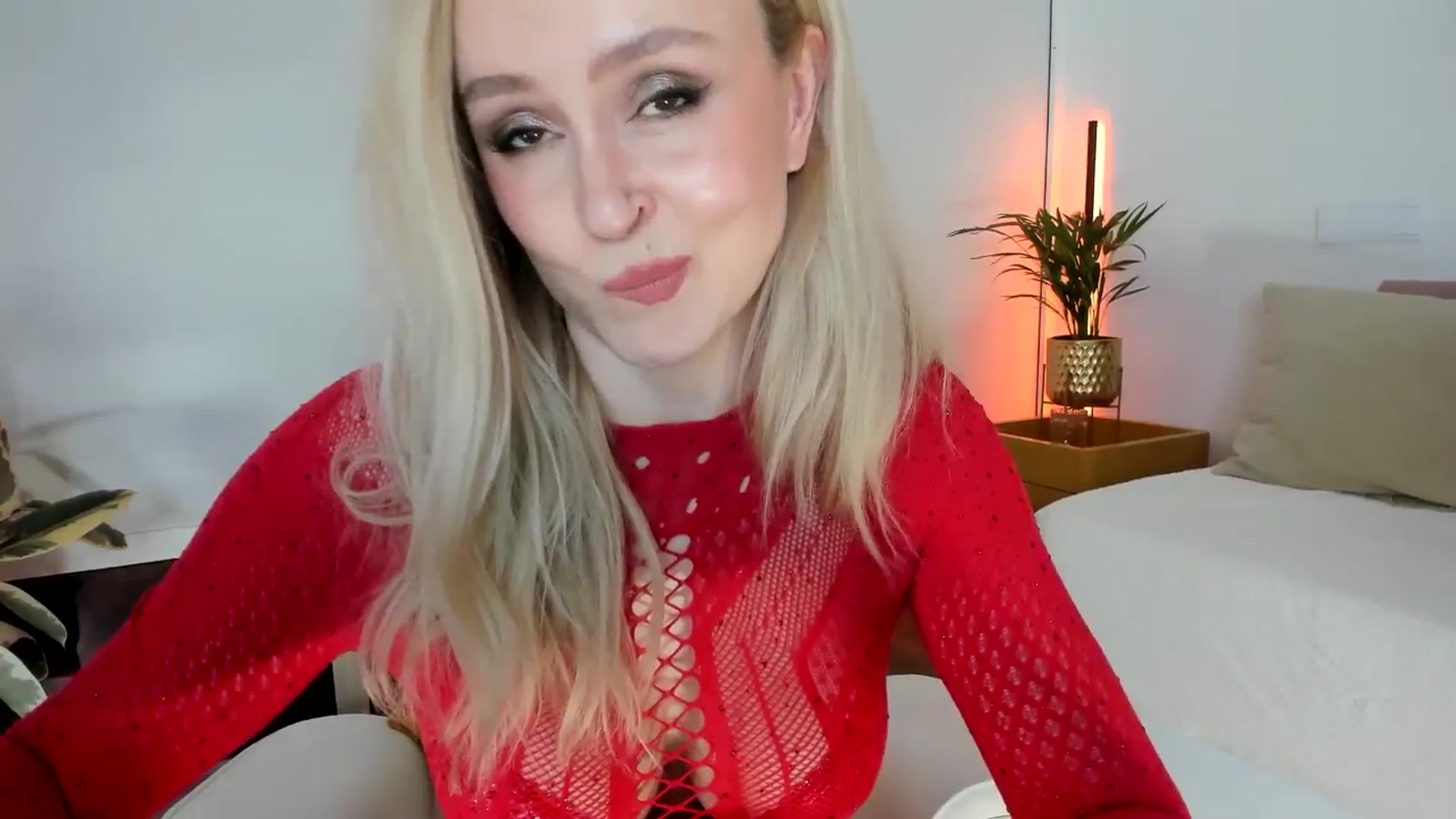 Gallery image thumbnail from AoifeOneal's myfreecams stream on, 11/23/2025, 19:37 image 6 of 20