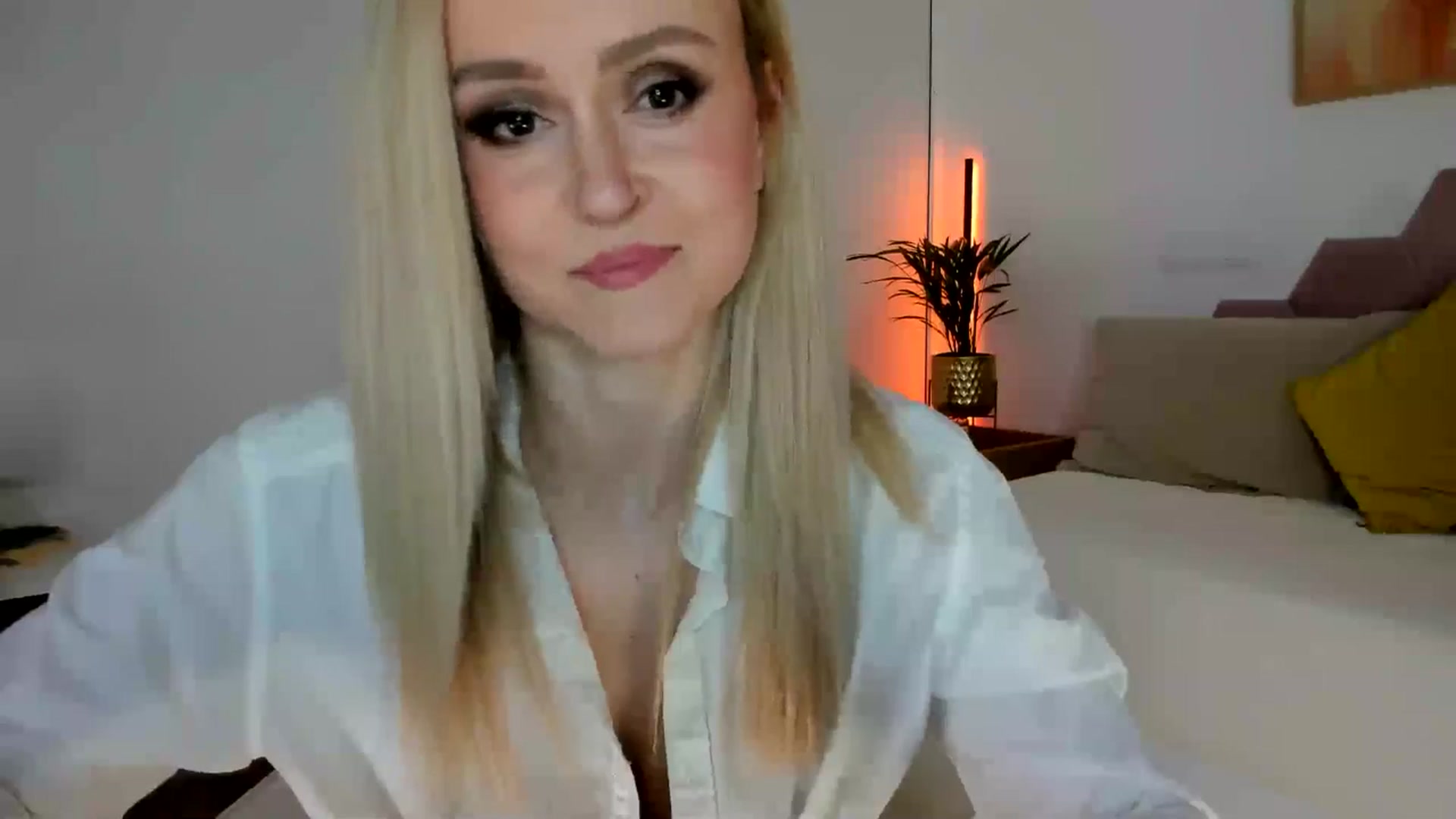 Gallery image thumbnail from AoifeOneal's myfreecams stream on, 11/26/2025, 19:47 image 8 of 20