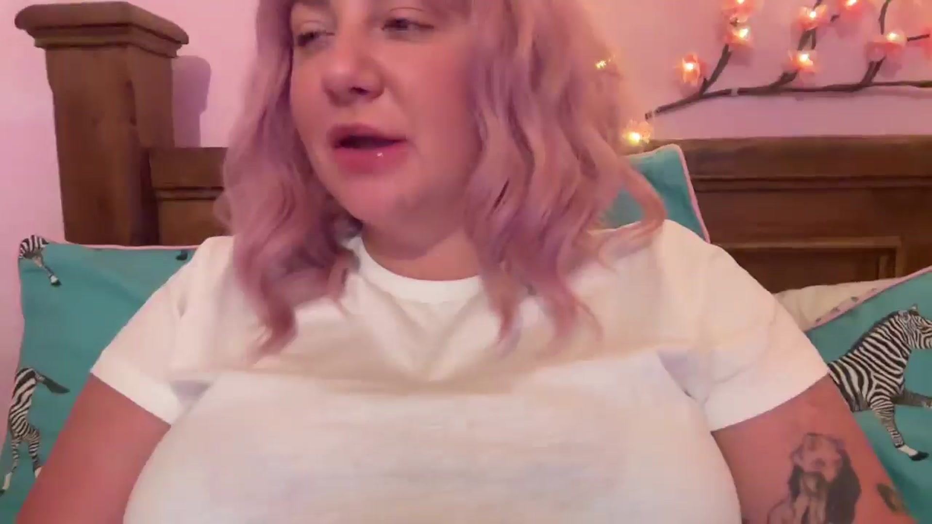 Gallery image thumbnail from Apandabella's myfreecams stream on, 08/03/2025, 15:10 image 20 of 20