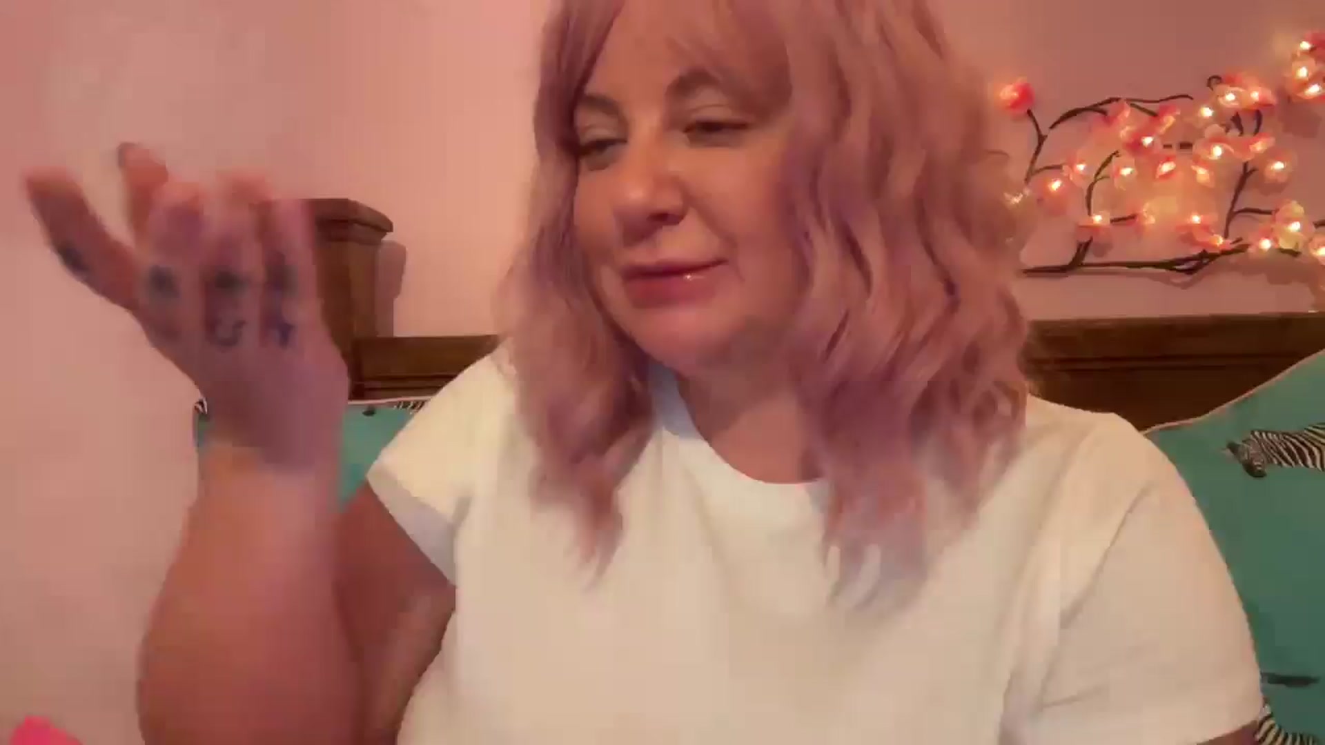 Gallery image thumbnail from Apandabella's myfreecams stream on, 08/03/2025, 15:10 image 17 of 20