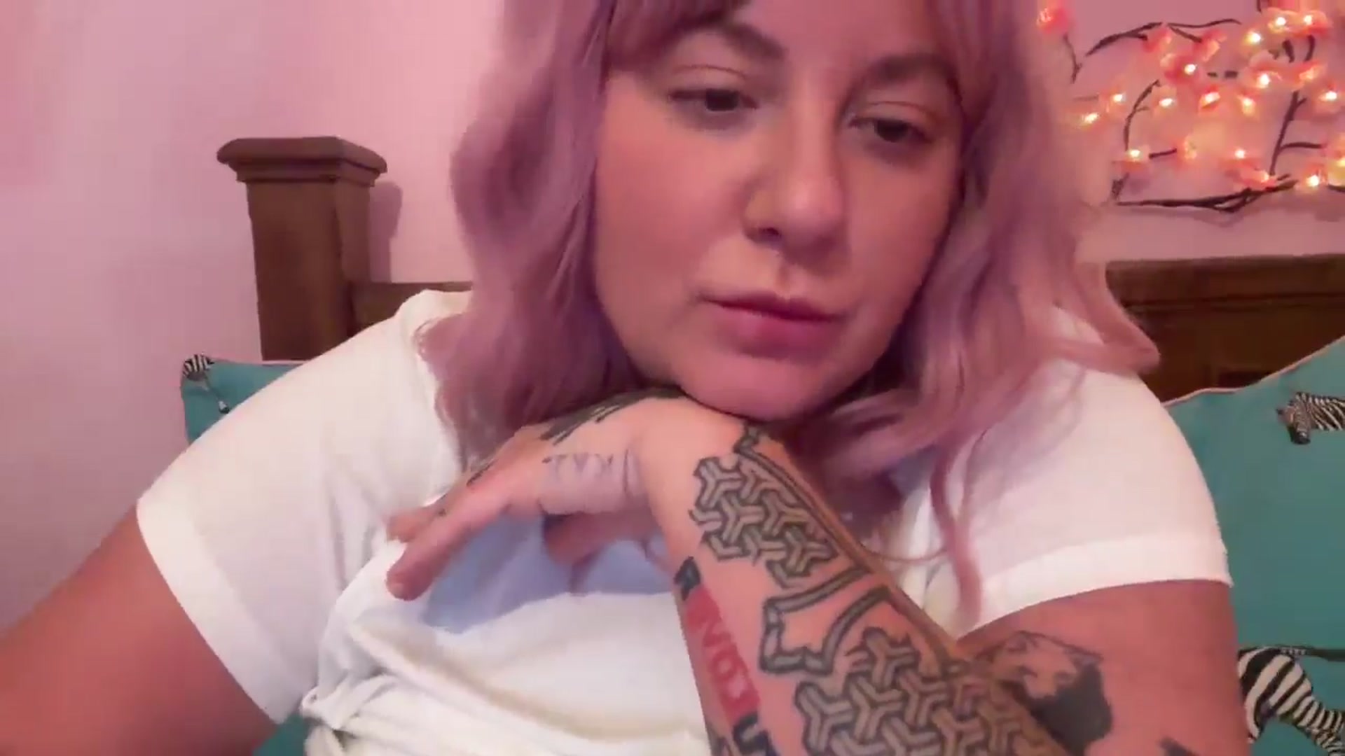 Gallery image thumbnail from Apandabella's myfreecams stream on, 08/03/2025, 15:46 image 7 of 20