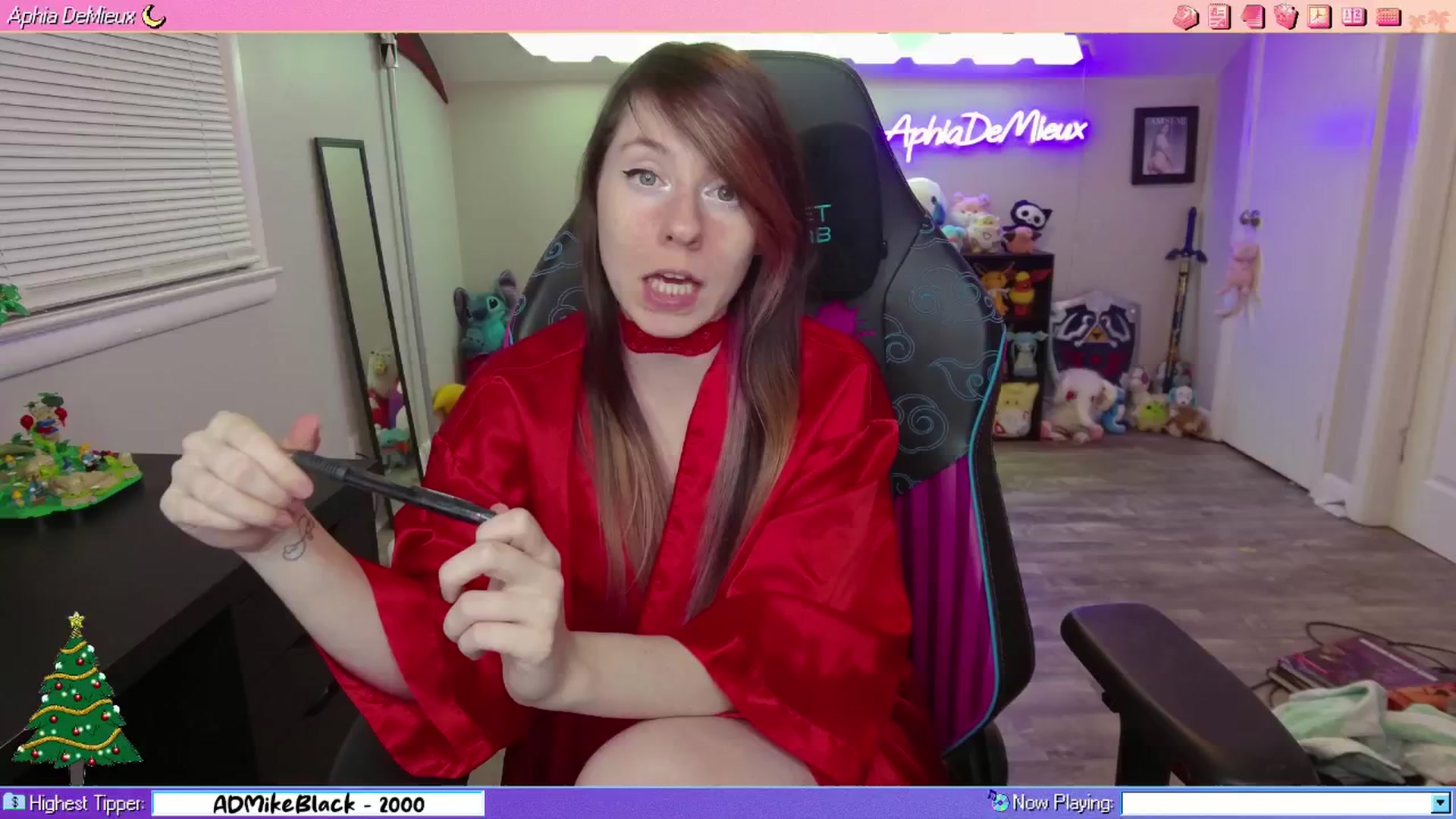 Gallery image thumbnail from AphiaDeMieux's myfreecams stream on, 12/22/2025, 05:00 image 3 of 20