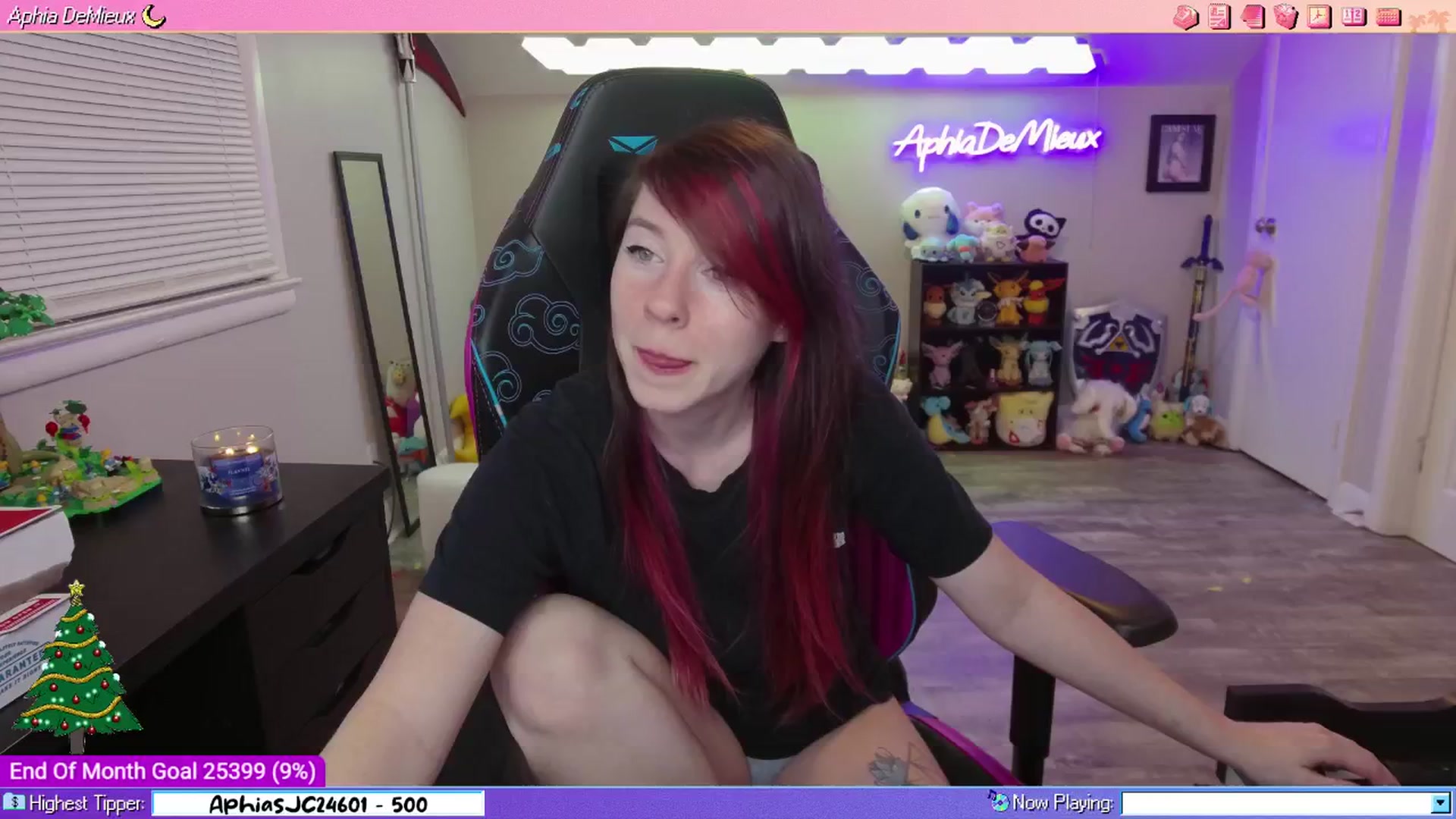 Gallery image thumbnail from AphiaDeMieux's myfreecams stream on, 12/28/2025, 06:02 image 4 of 20