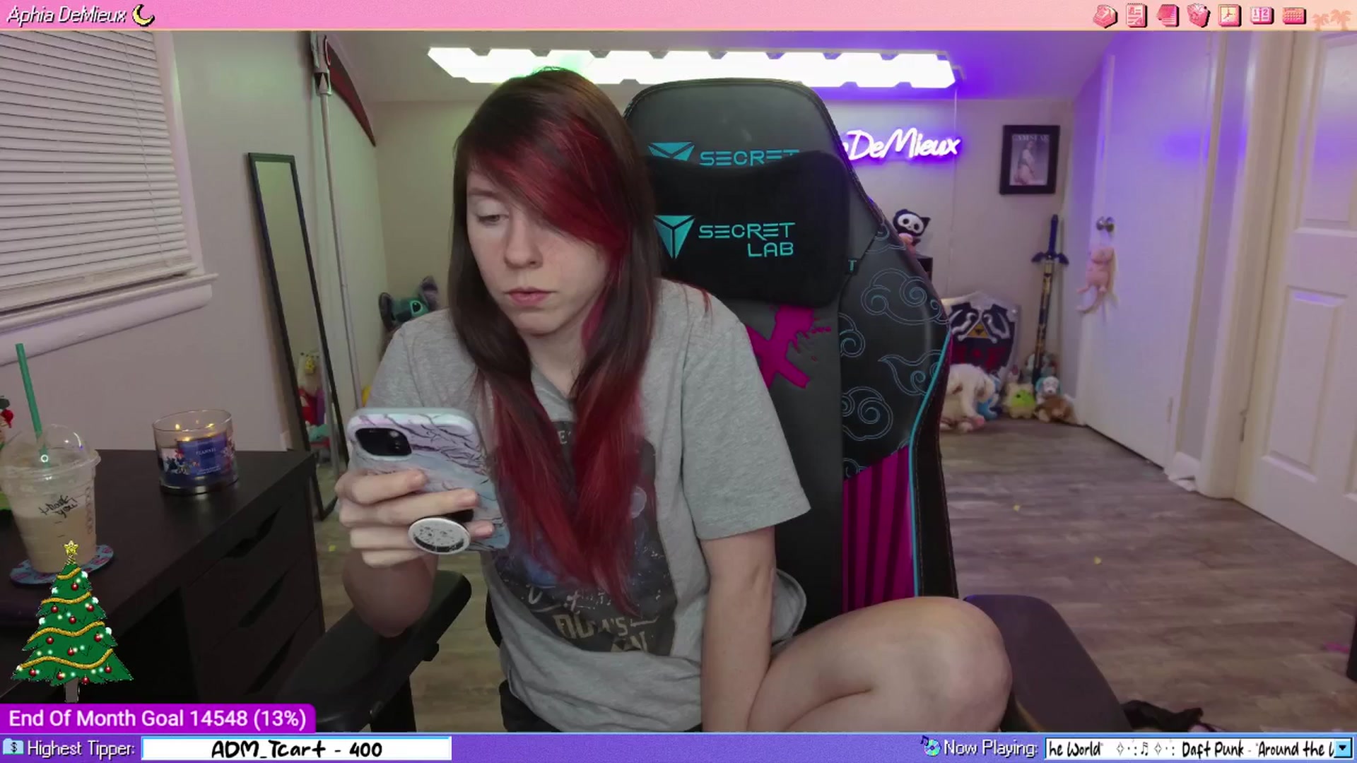 Gallery image thumbnail from AphiaDeMieux's myfreecams stream on, 12/30/2025, 04:42 image 15 of 20