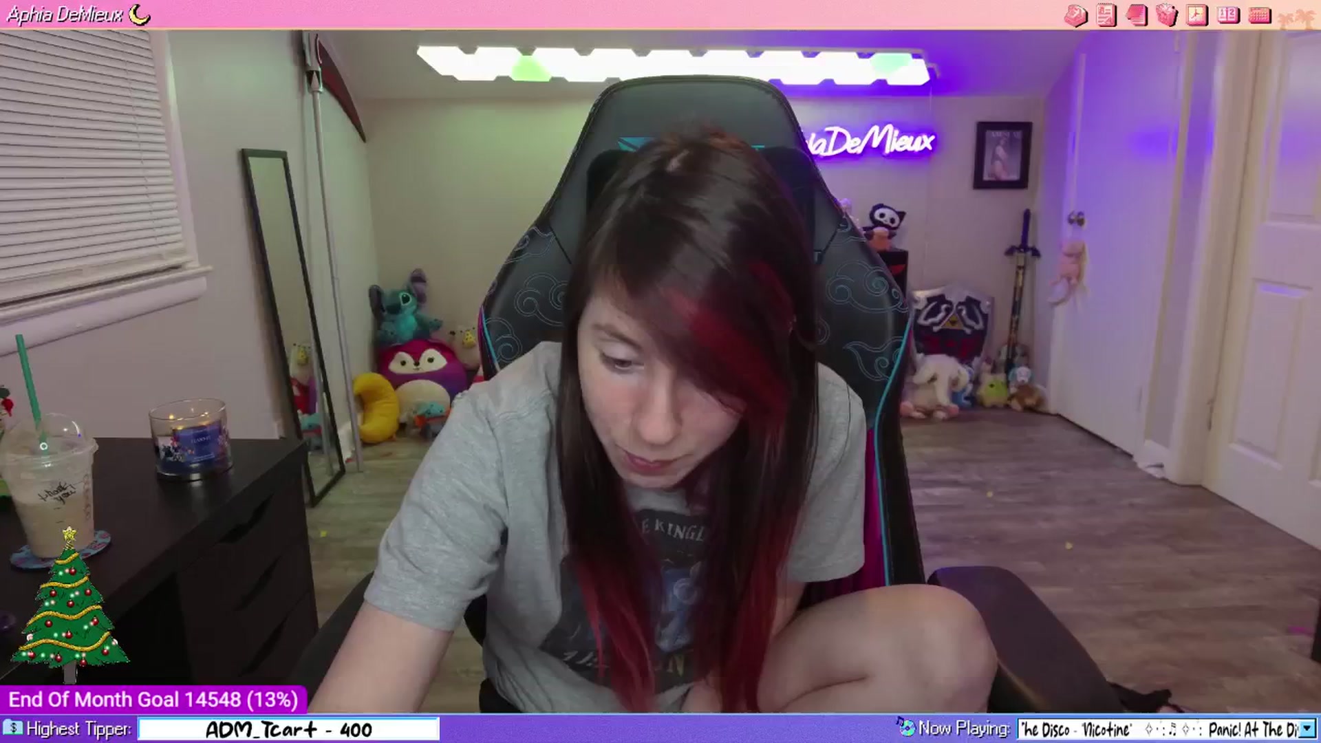 Gallery image thumbnail from AphiaDeMieux's myfreecams stream on, 12/30/2025, 04:42 image 14 of 20