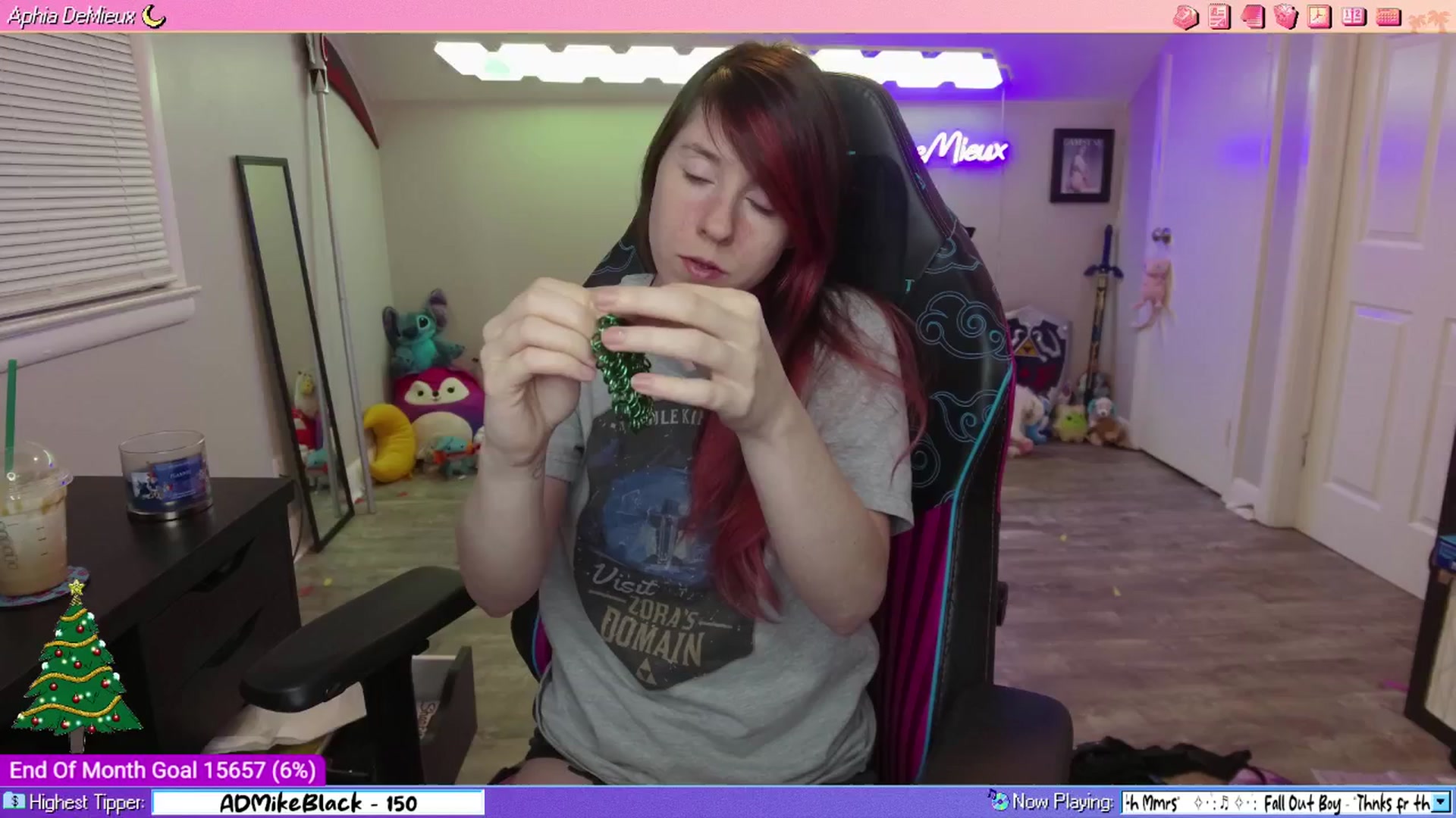 Gallery image thumbnail from AphiaDeMieux's myfreecams stream on, 12/30/2025, 04:42 image 5 of 20