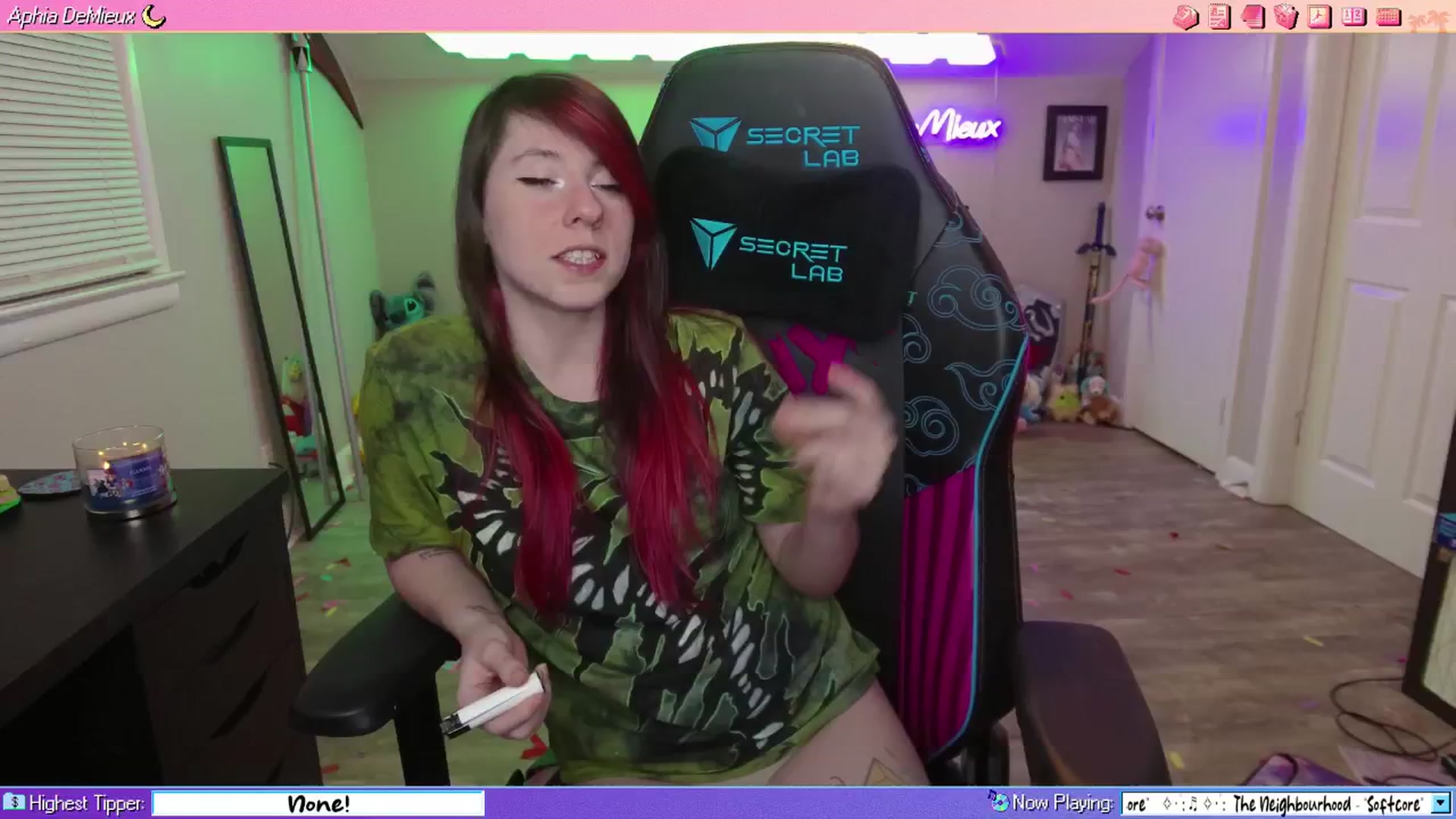 Gallery image thumbnail from AphiaDeMieux's myfreecams stream on, 01/04/2026, 05:11 image 2 of 20