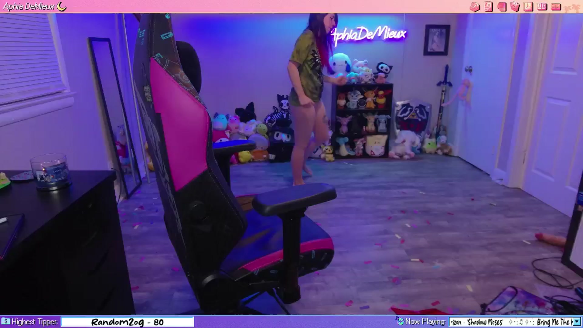 Gallery image thumbnail from AphiaDeMieux's myfreecams stream on, 01/04/2026, 05:11 image 6 of 20