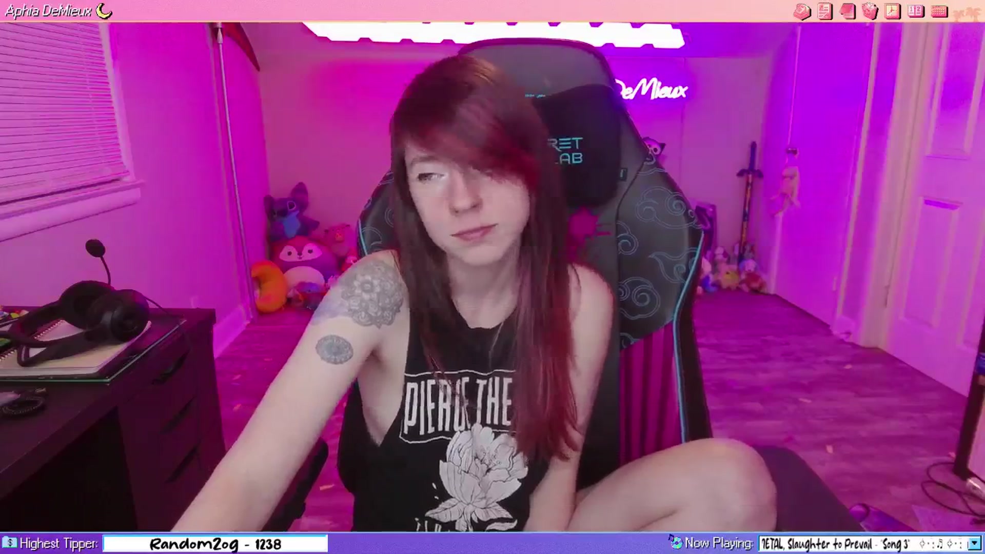 Gallery image thumbnail from AphiaDeMieux's myfreecams stream on, 01/10/2026, 04:08 image 17 of 20