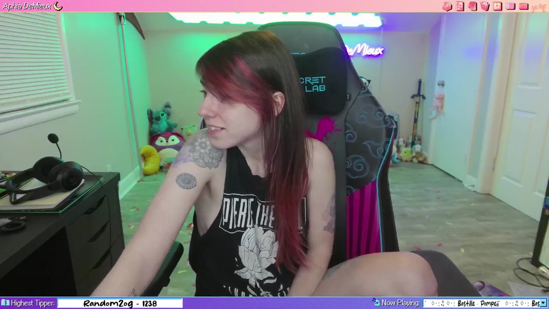 Gallery image thumbnail from AphiaDeMieux's myfreecams stream on, 01/10/2026, 04:08 image 16 of 20